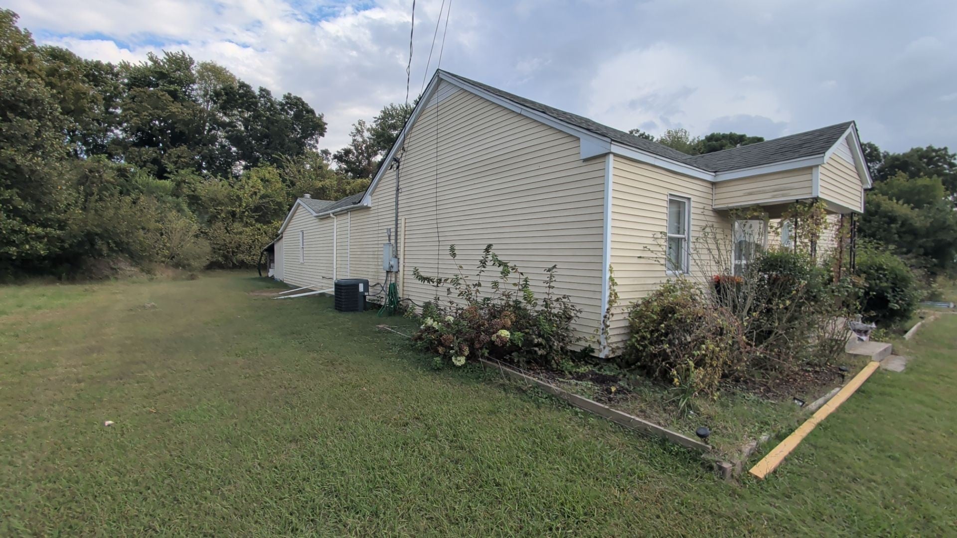 619 N Main St