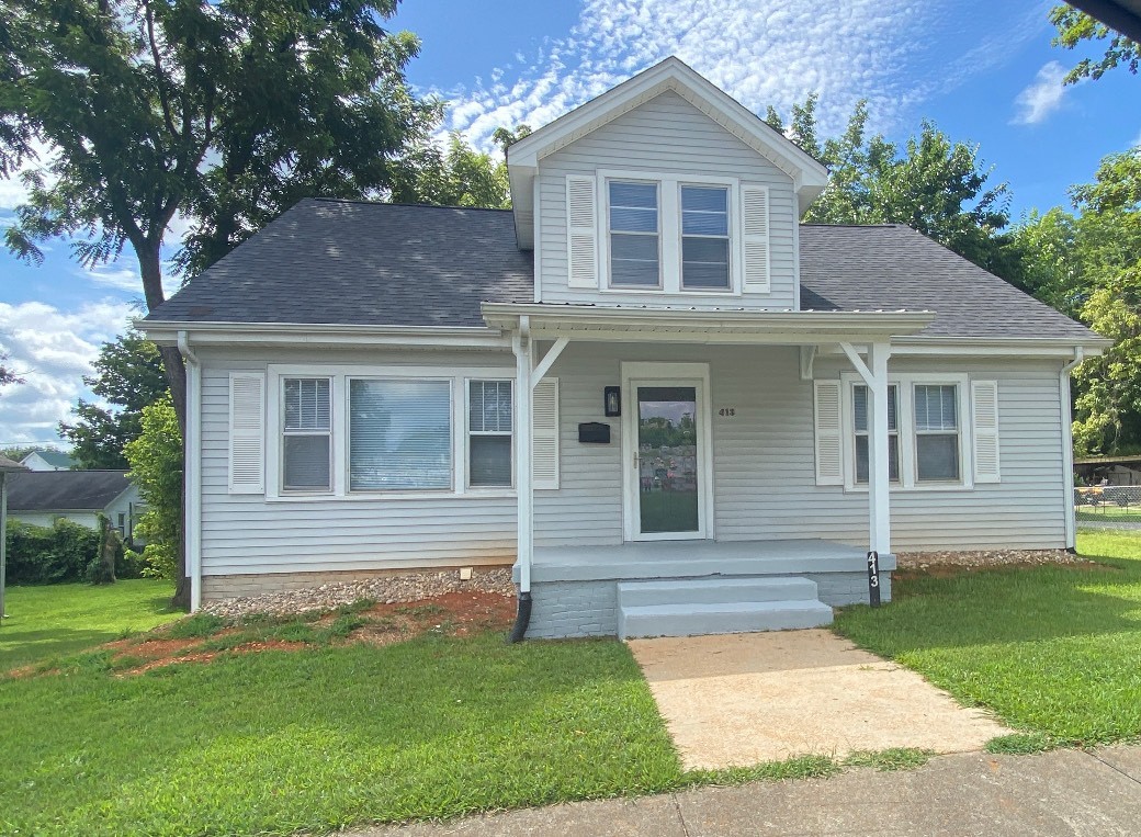 Photo 1 of 12 — 413 N Charlotte St, Dickson, TN 37055