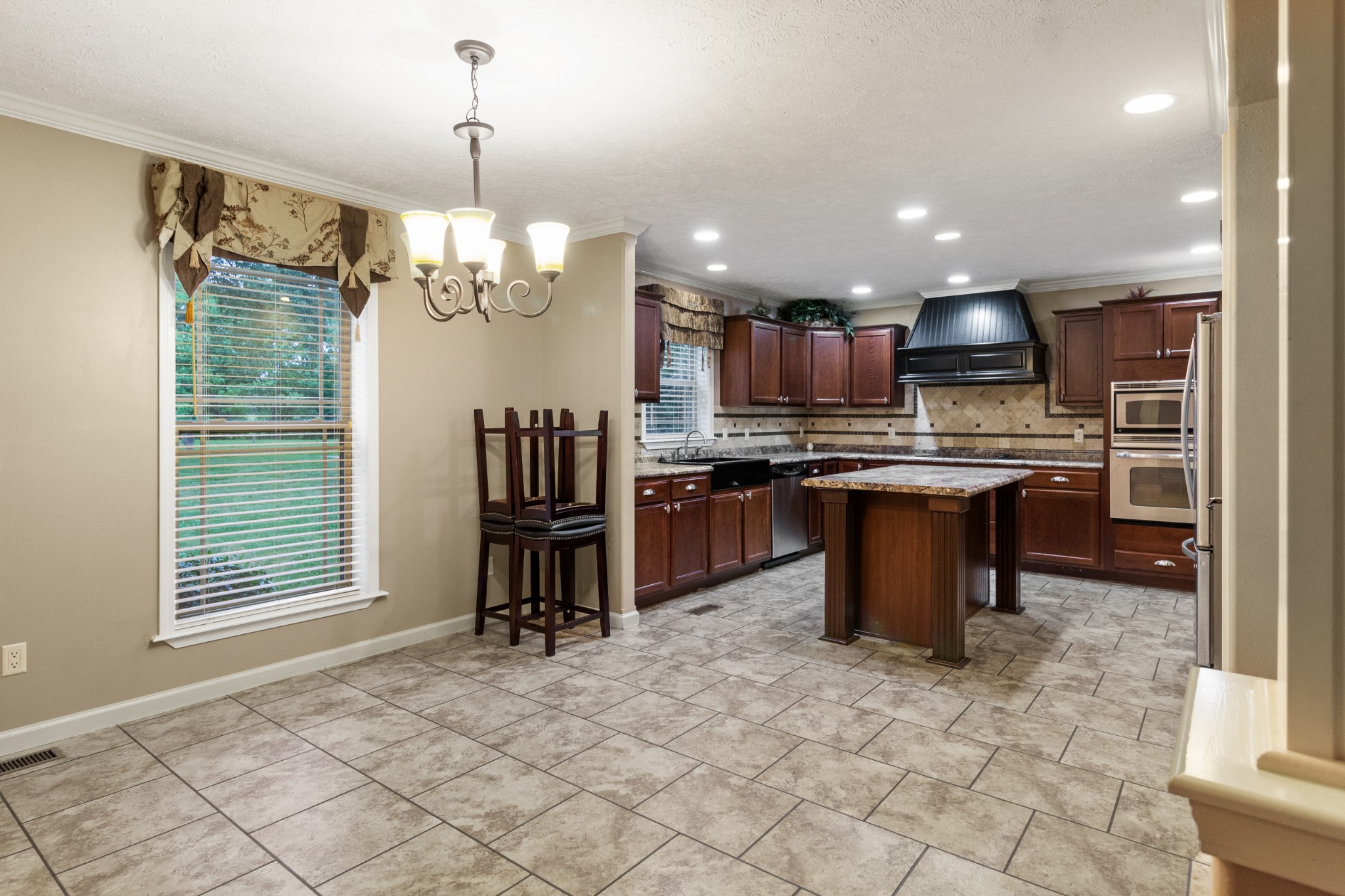 8601 Chestnut Ridge Rd