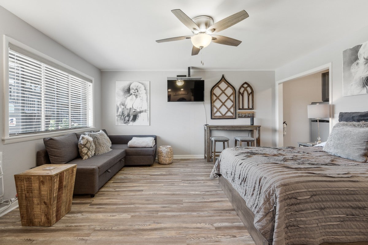 803 Hillview Hts 106
