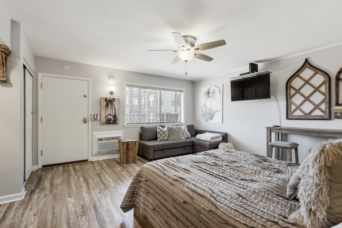 803 Hillview Hts 106