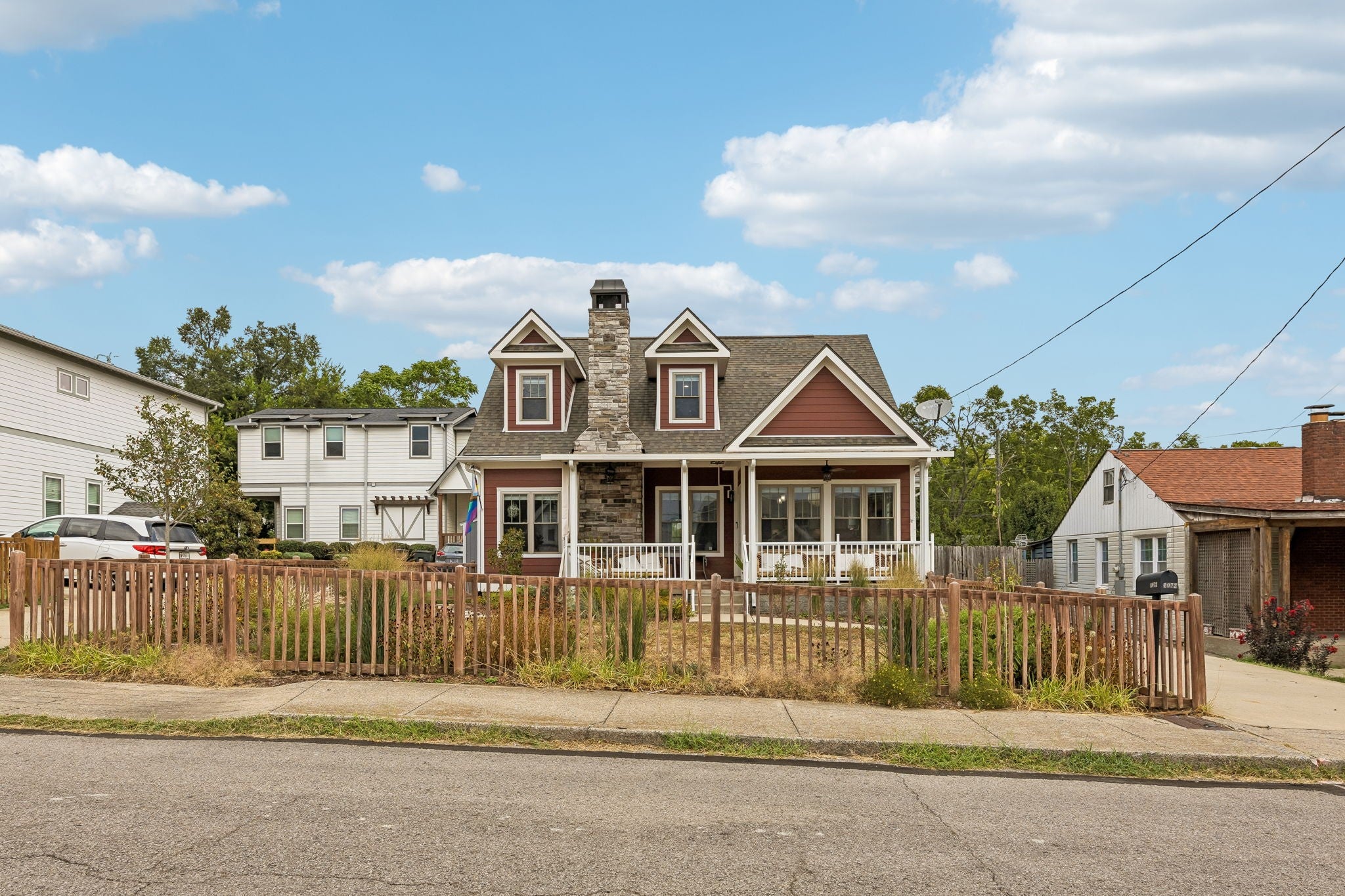 1073 Zophi St