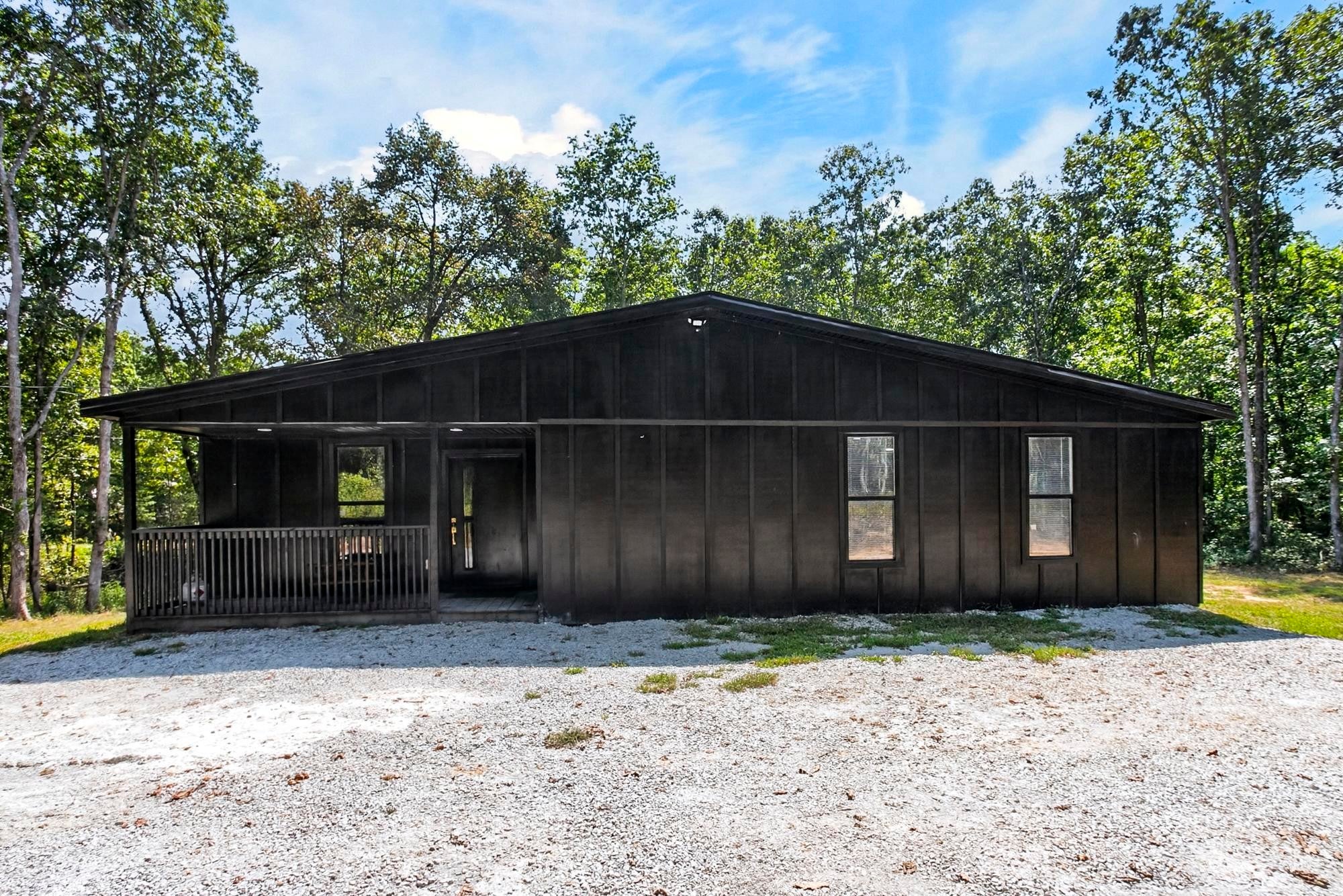 332 Meadow Ln
