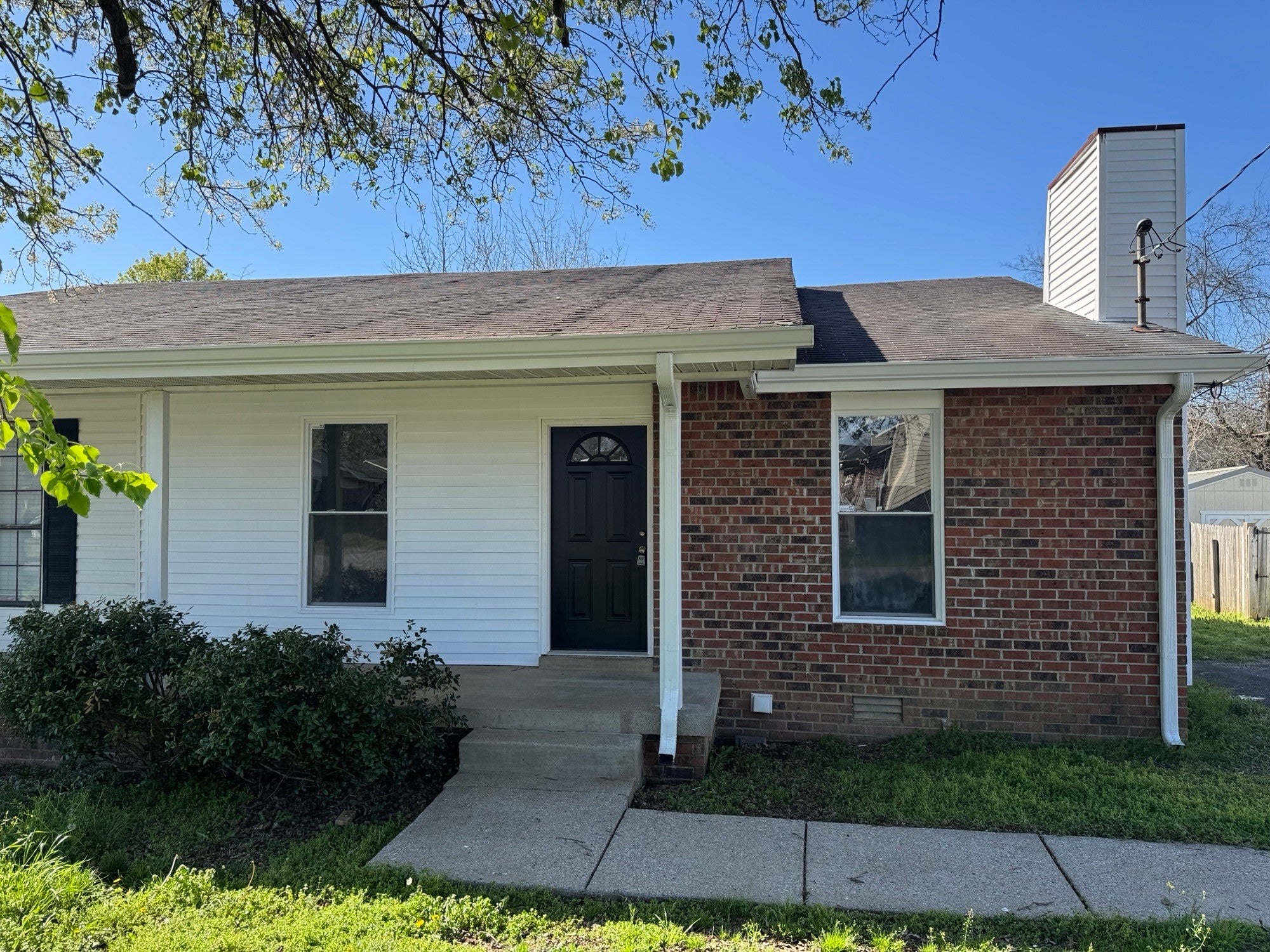 3-bed home sold in Nashville, TN 37207, 3216 Woodstock Dr 3216 Woodstock Dr, Nashville TN 37207 3-bed home, photo 2 of 27