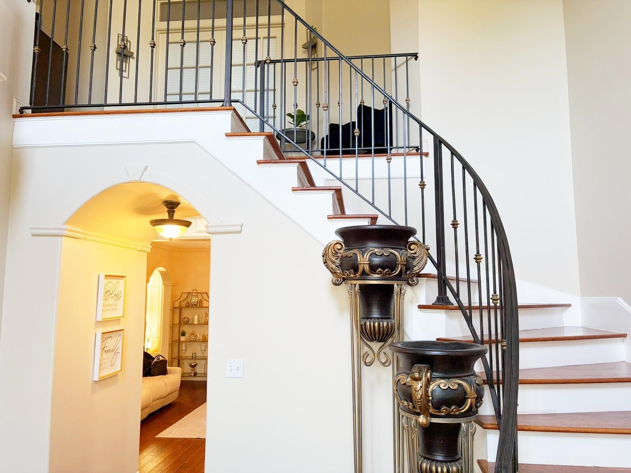 2339 MEVERETT LN