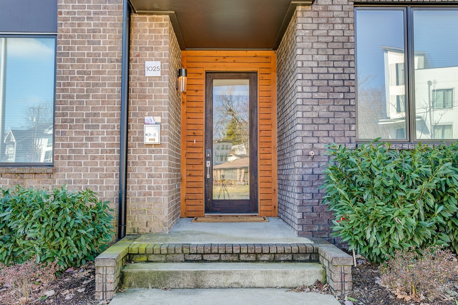 1025 Wedgewood Ave