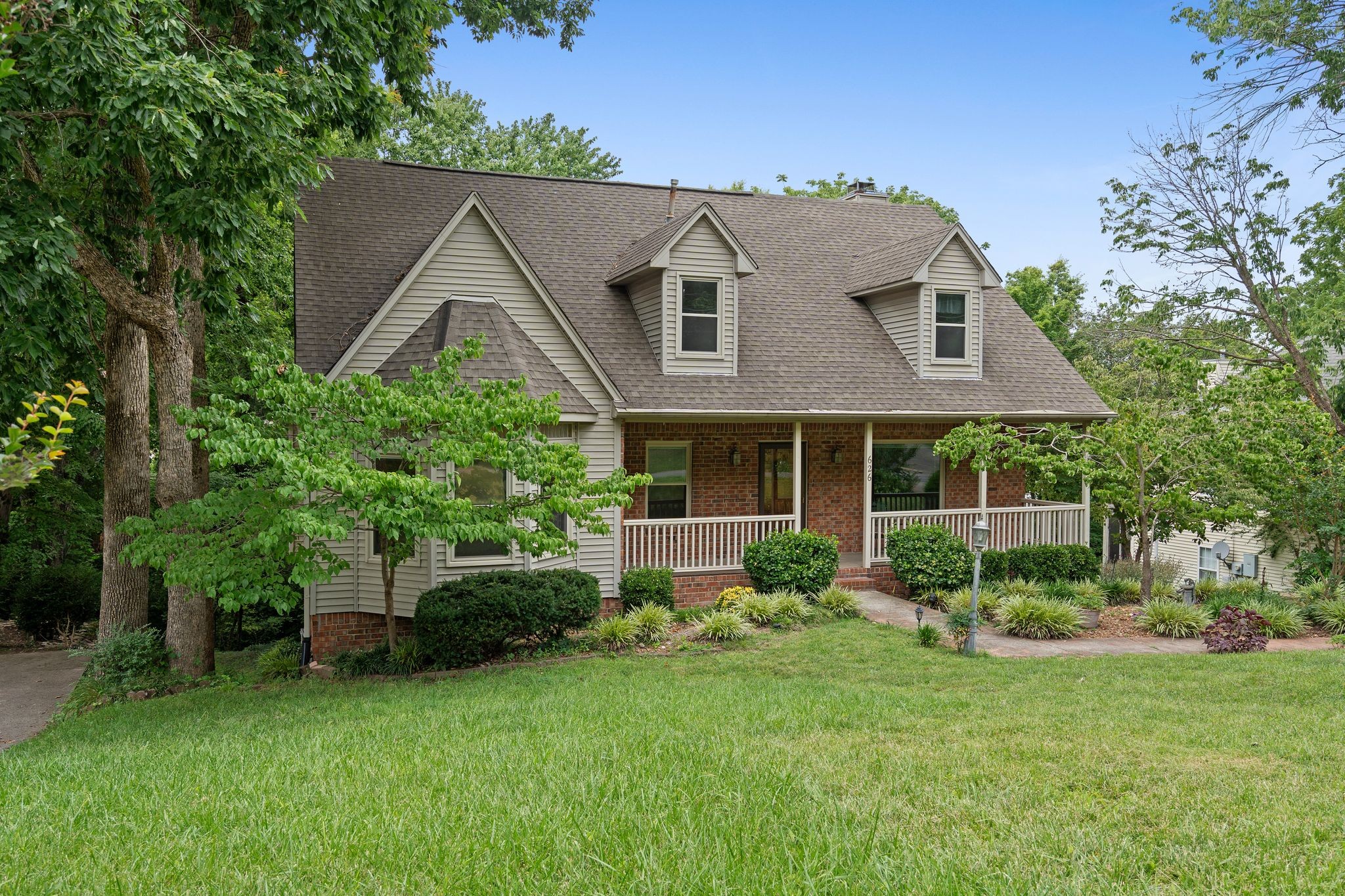 626 Knollwood Dr