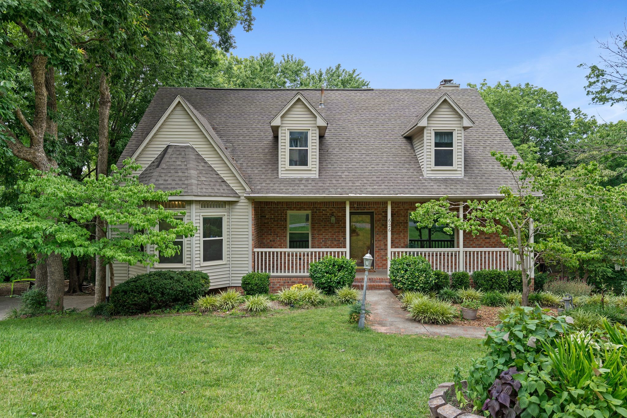 626 Knollwood Dr