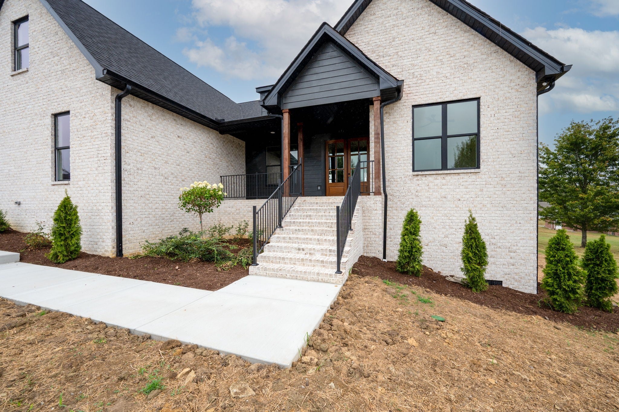 135 Pin Oak Dr