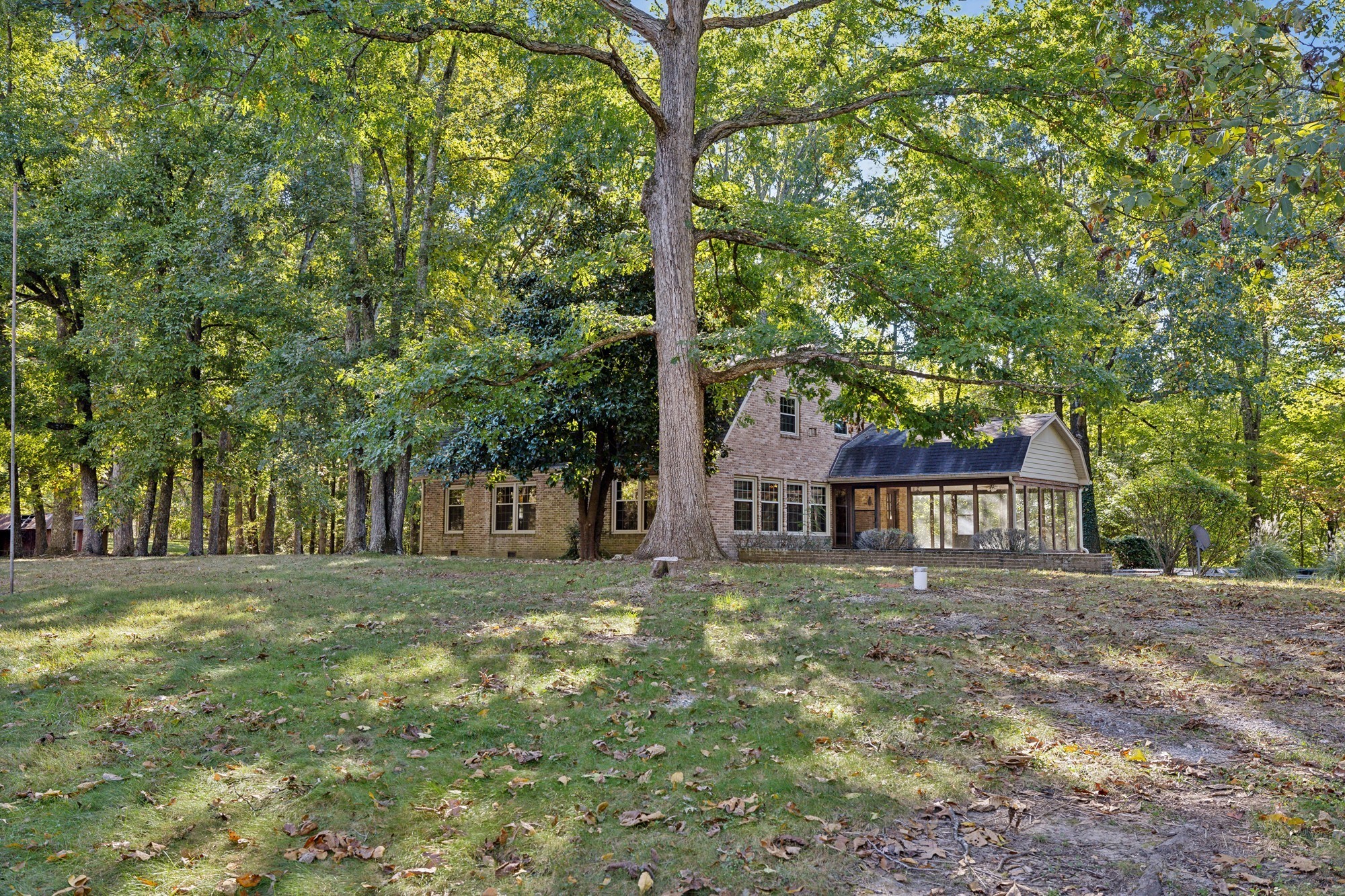 2719 HWY 41 A South