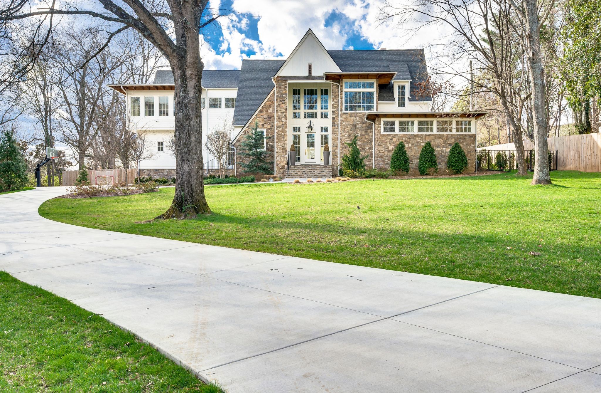 2402 Valley Brook Rd