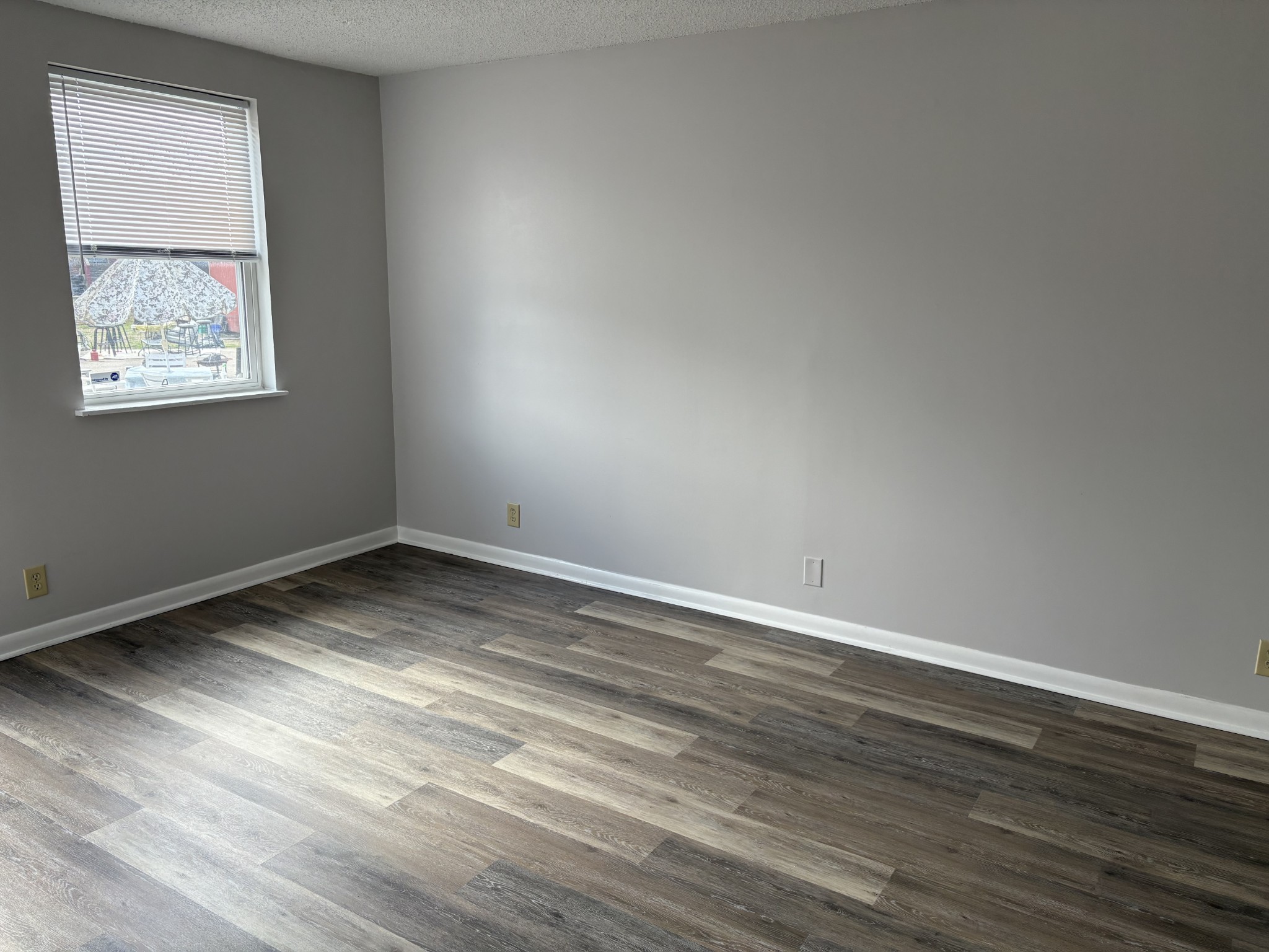 809 Brickmont Ct