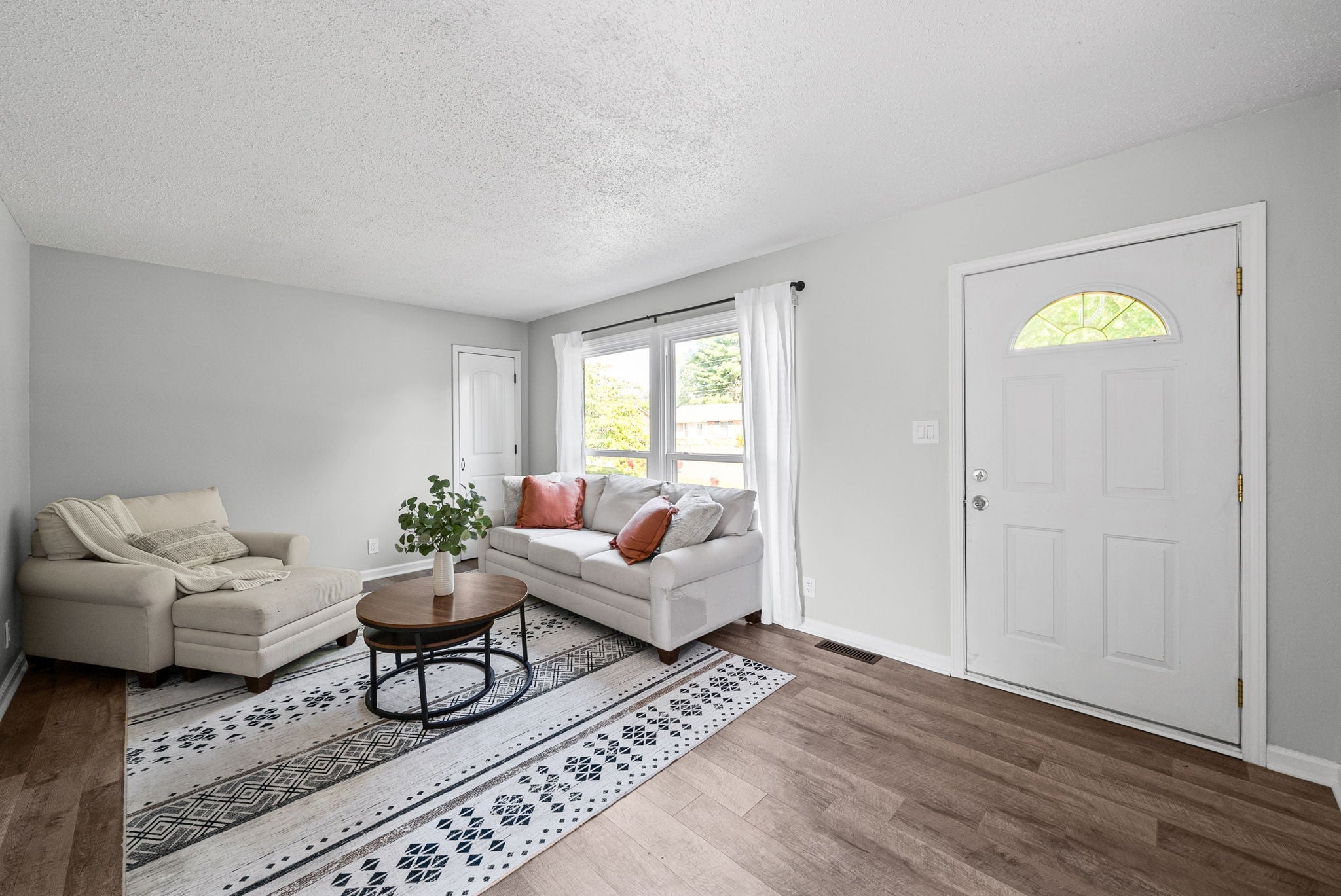 208 Aster Dr