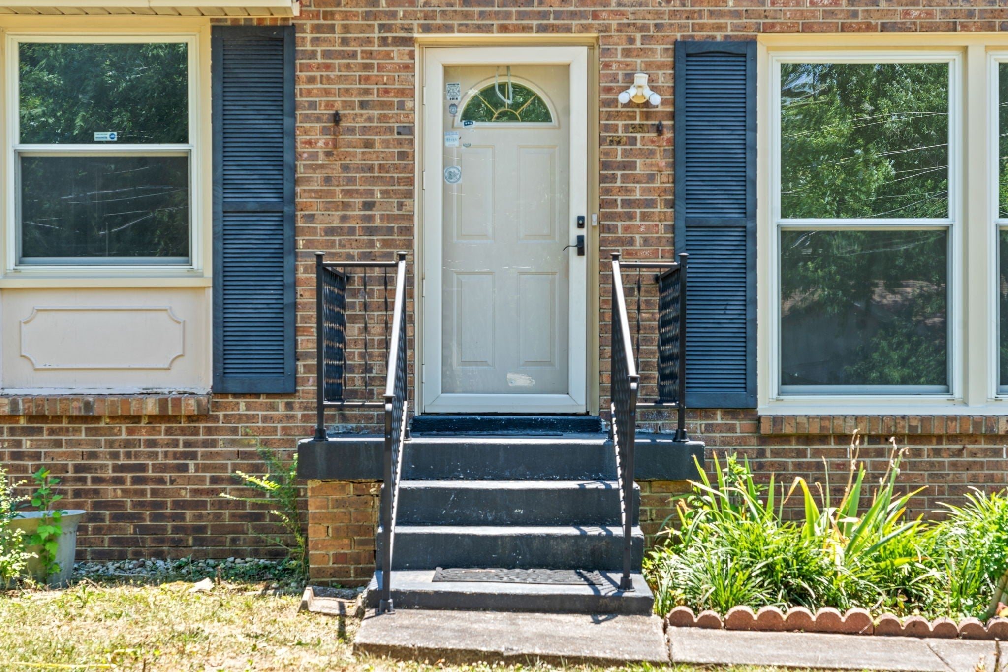 208 Aster Dr