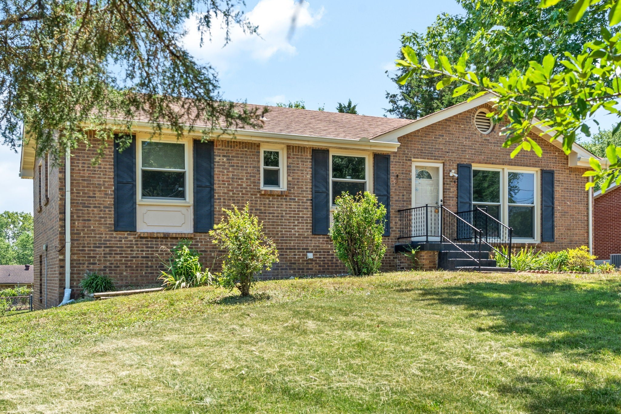 208 Aster Dr
