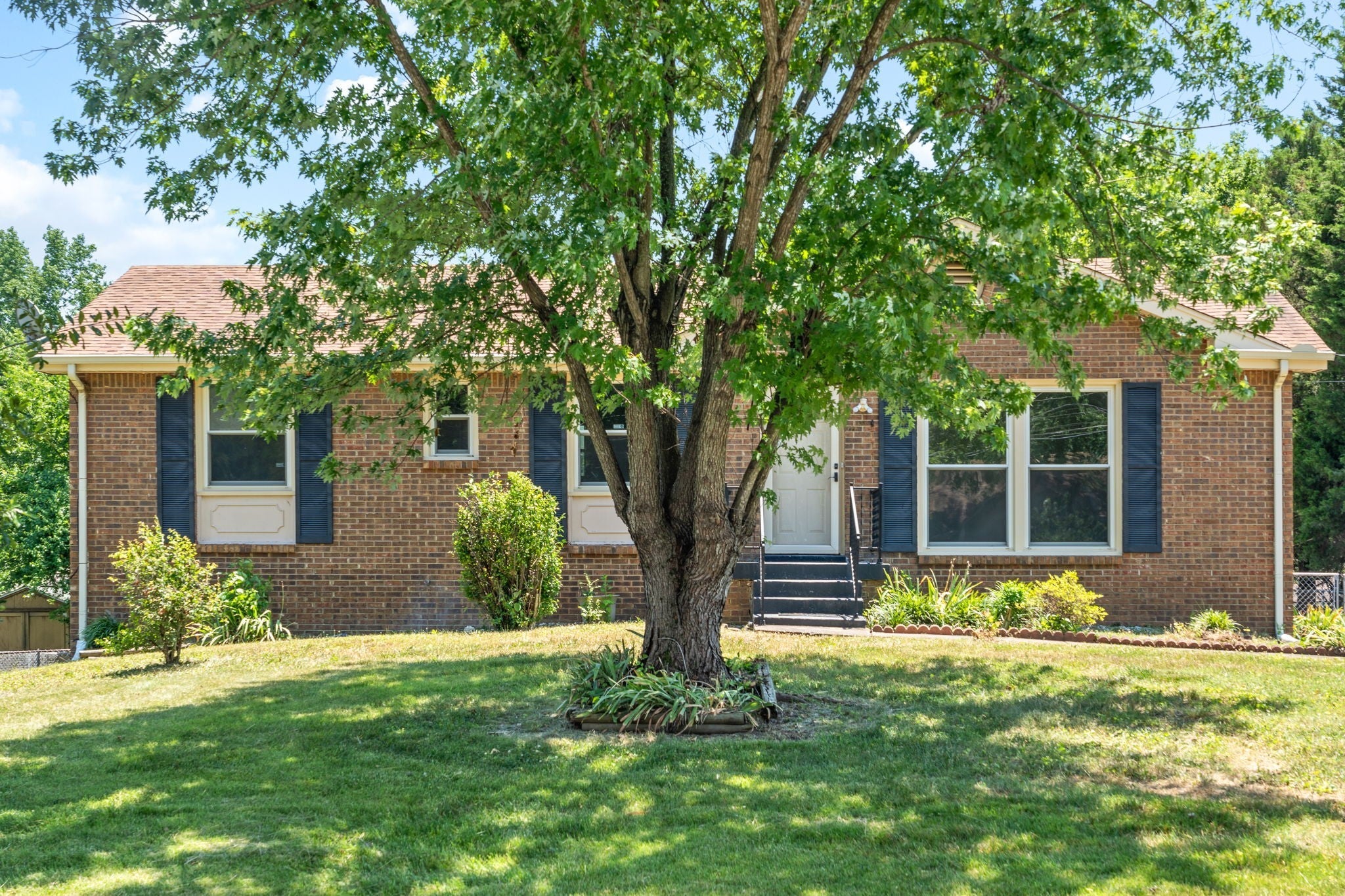 208 Aster Dr