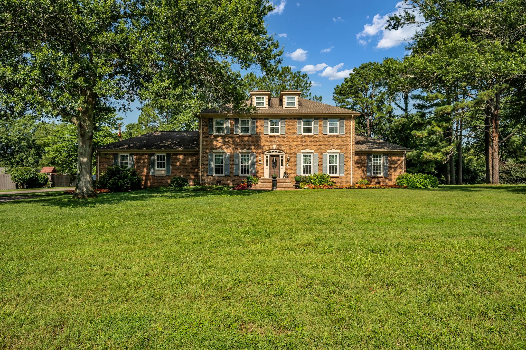 6313 Chickering Cir