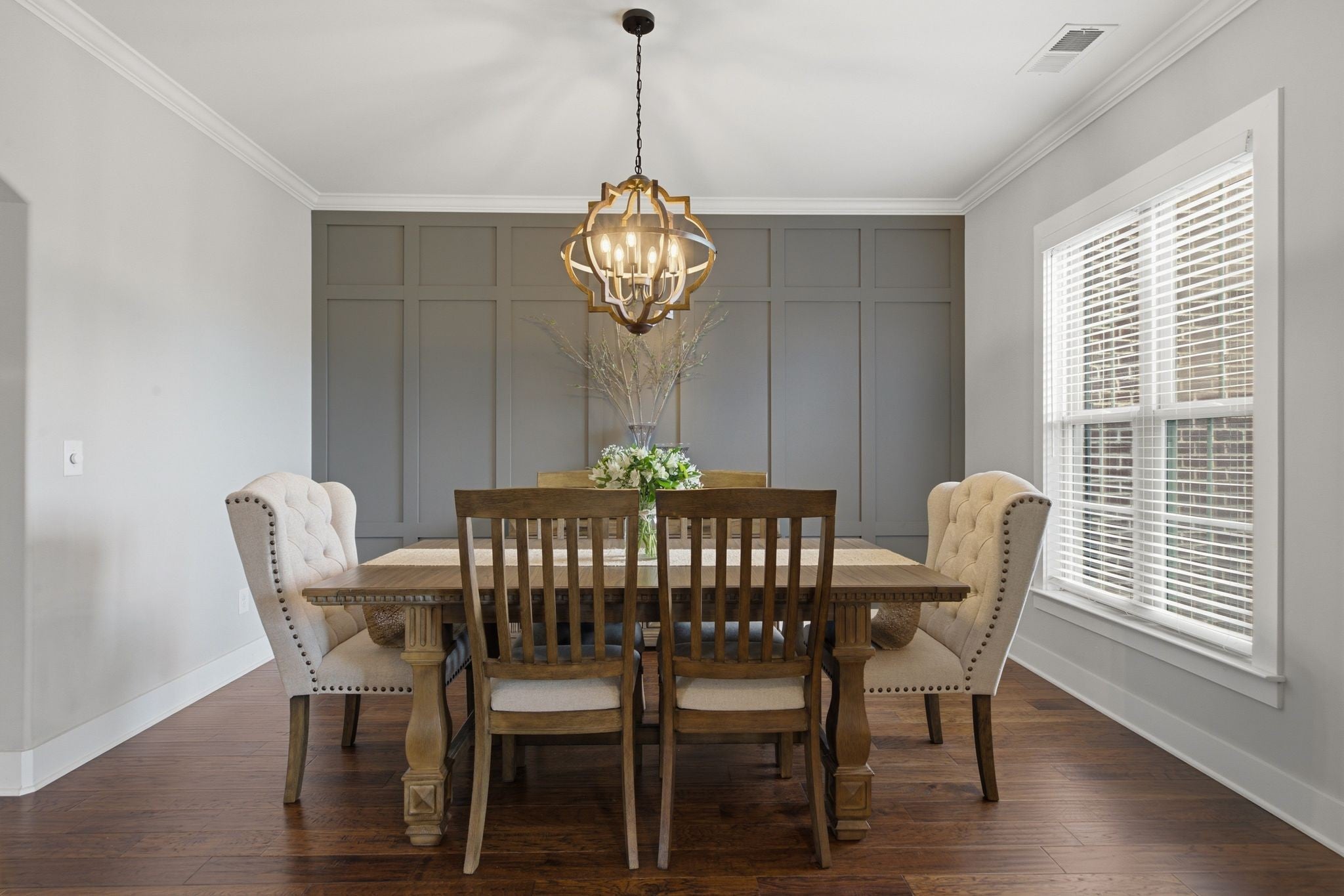 1637 Summit Rdg