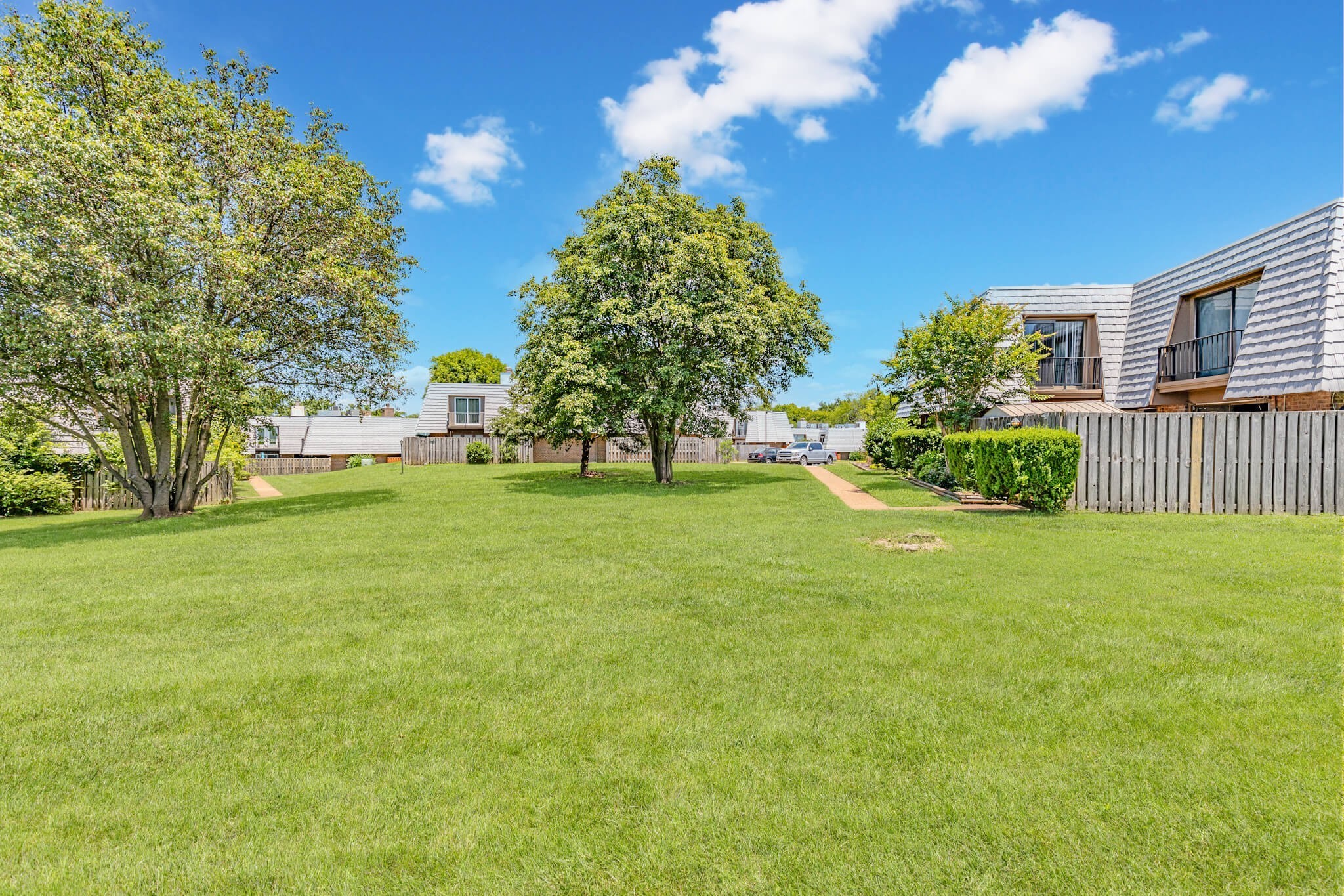 127 Cedarwood Ln