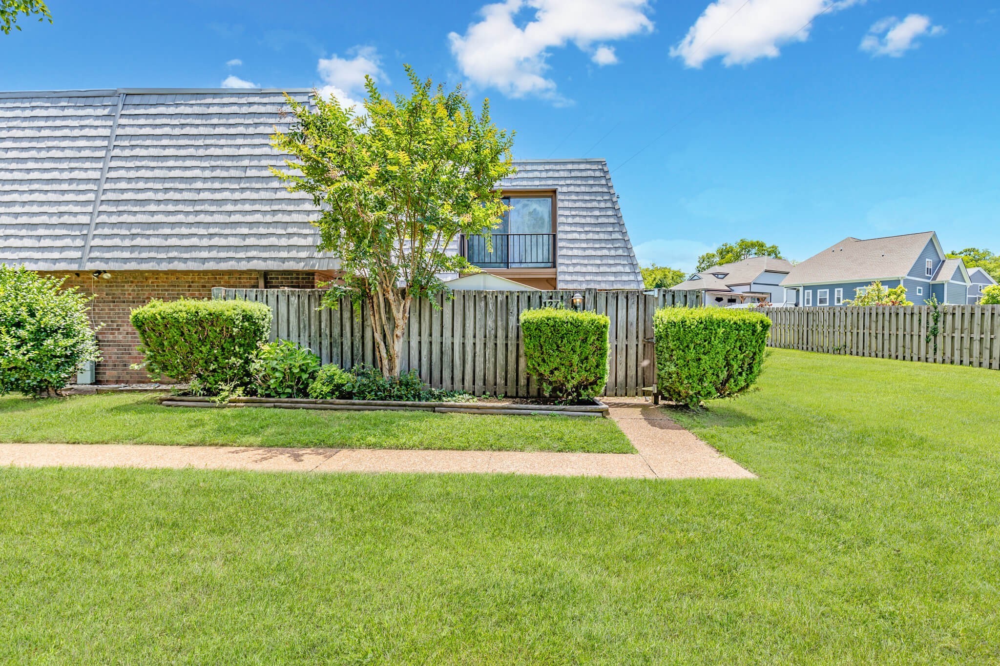 127 Cedarwood Ln
