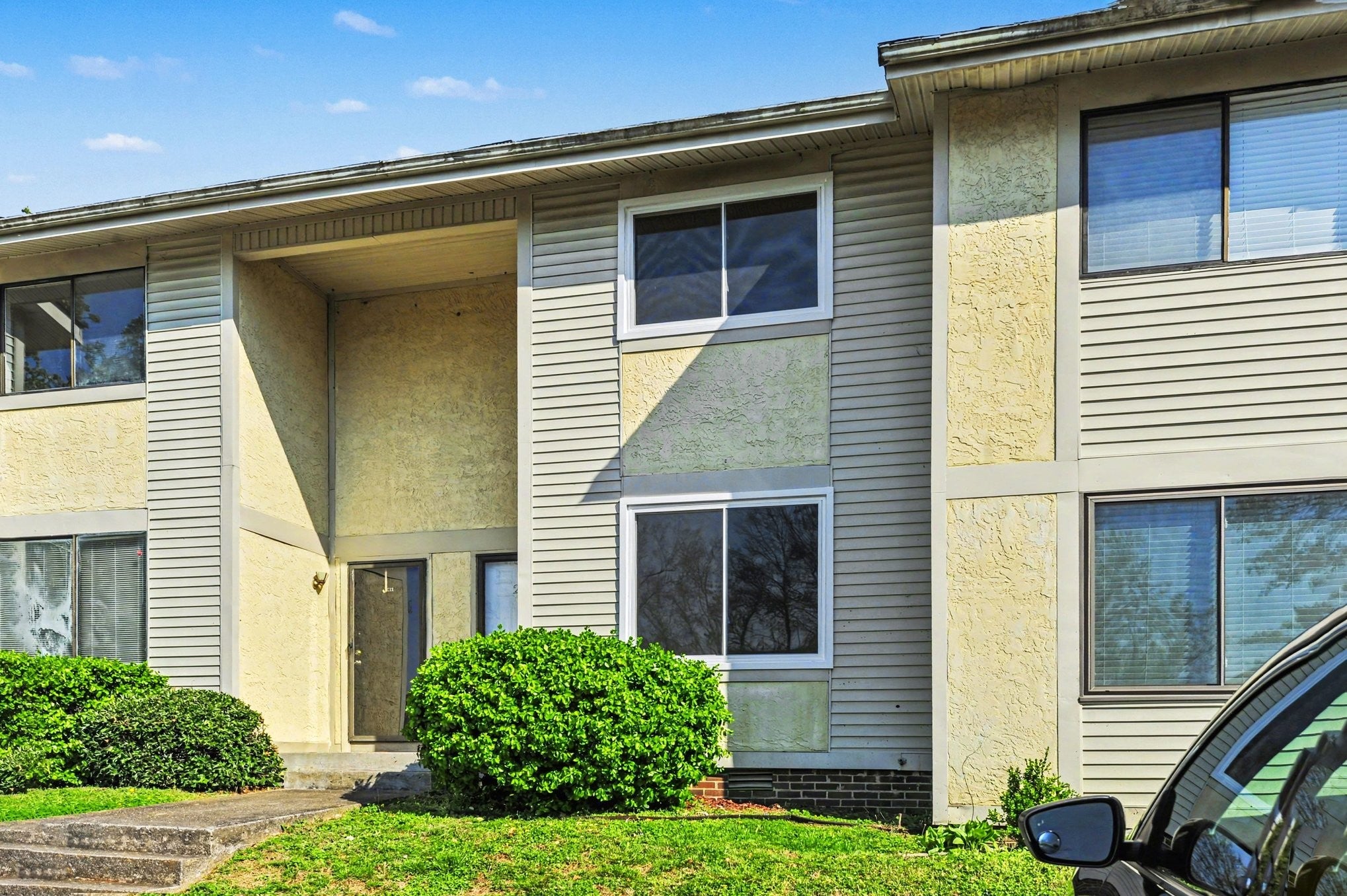 4958 Edmondson Pike 23, Nashville TN 37211 2-bed condo, photo 2 of 30
