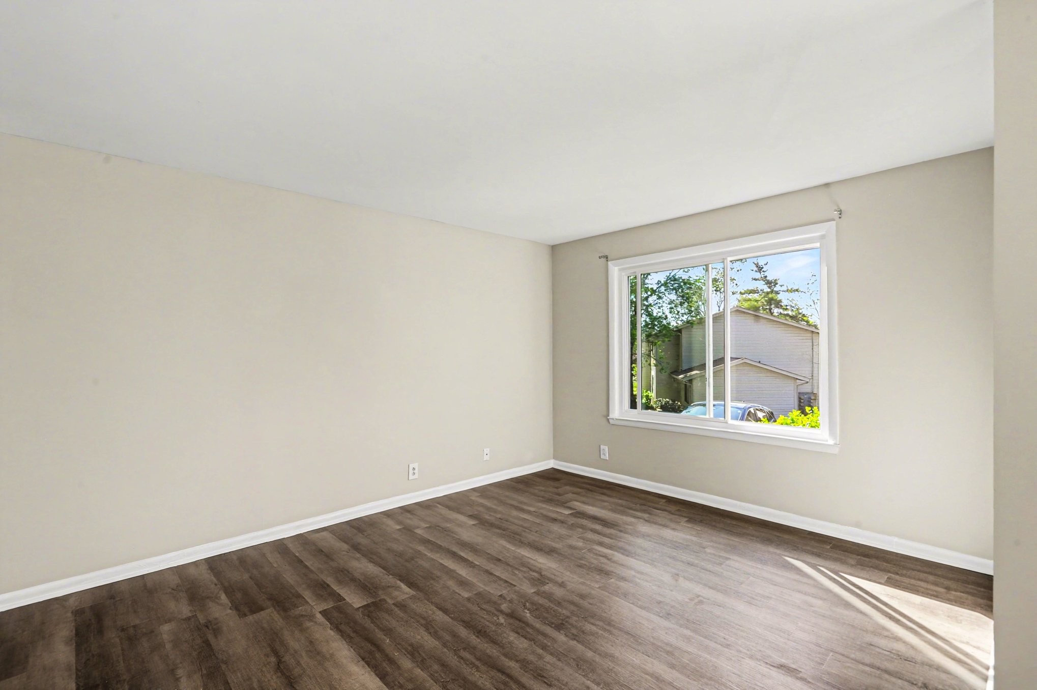 4958 Edmondson Pike 23