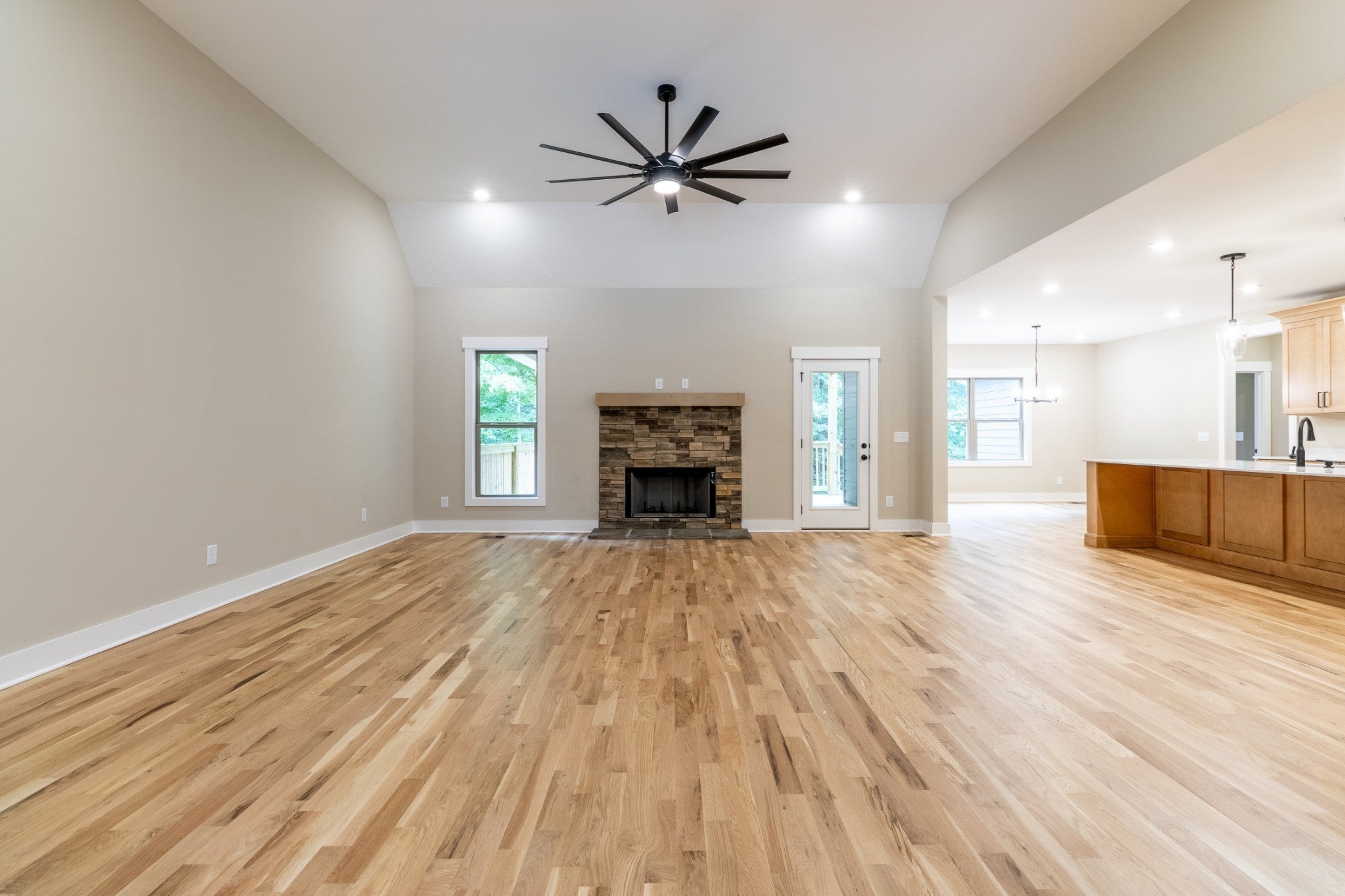 1191 Hangar Rd