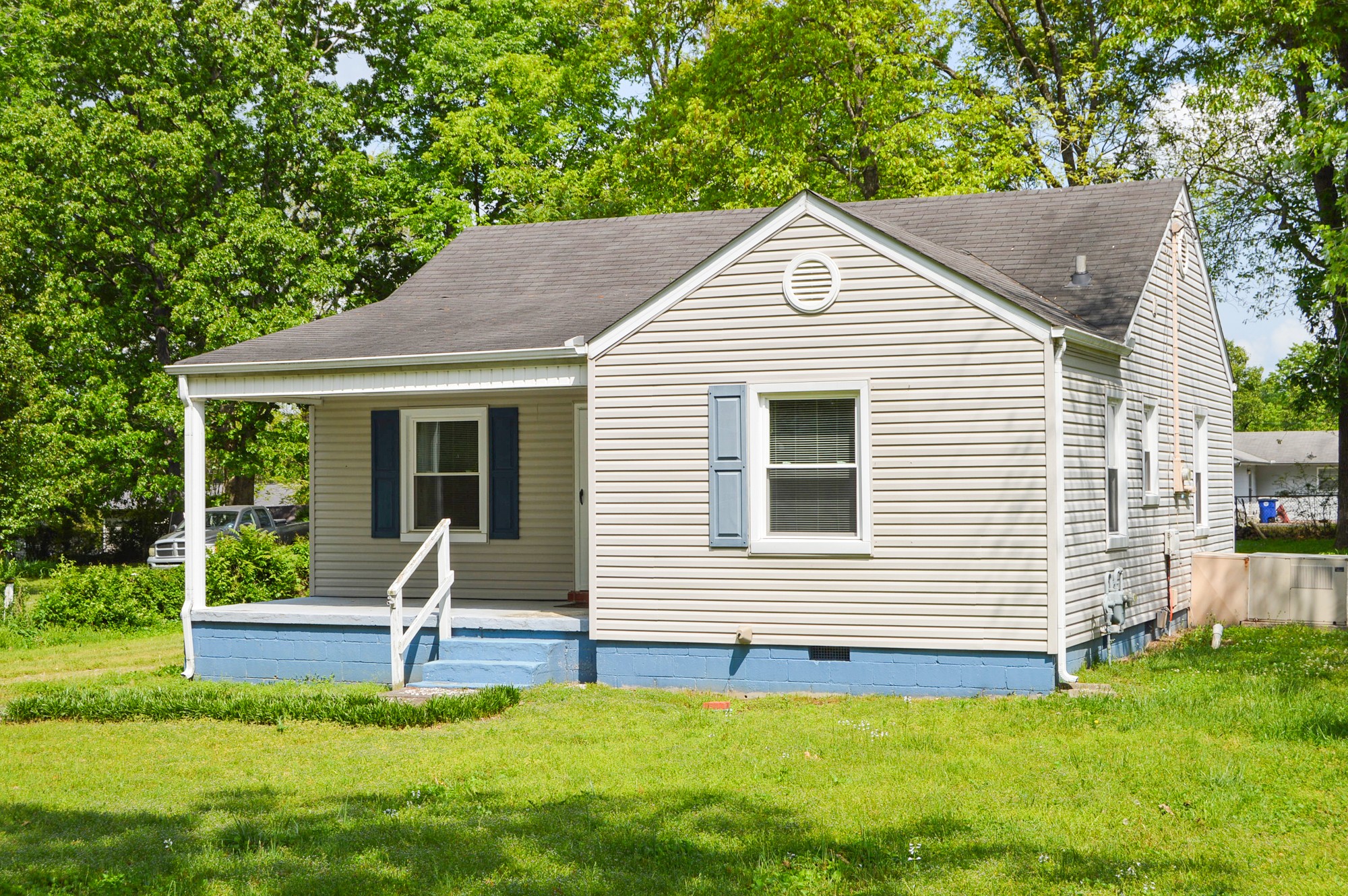 203 Forest Ave
