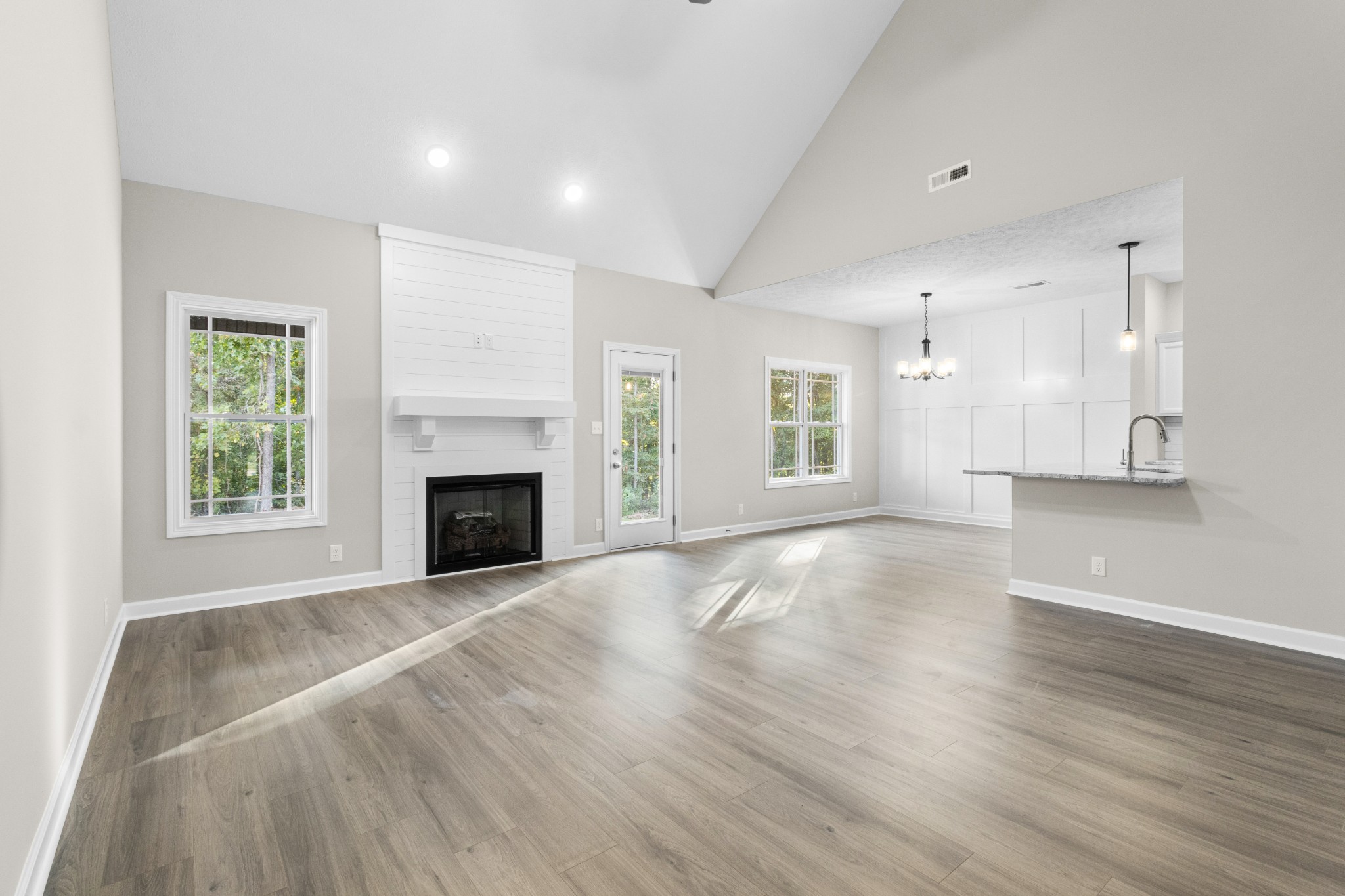 994 Alton Dr