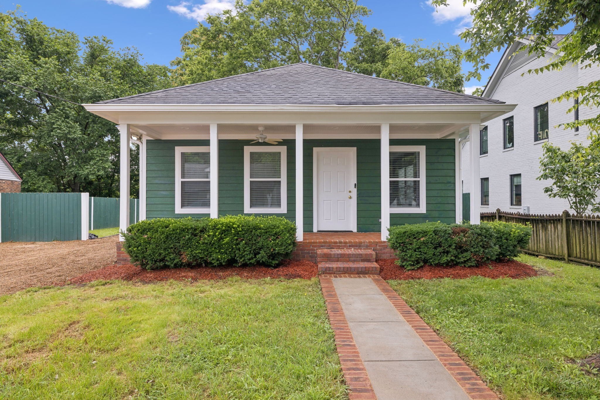 354 9th Ave N