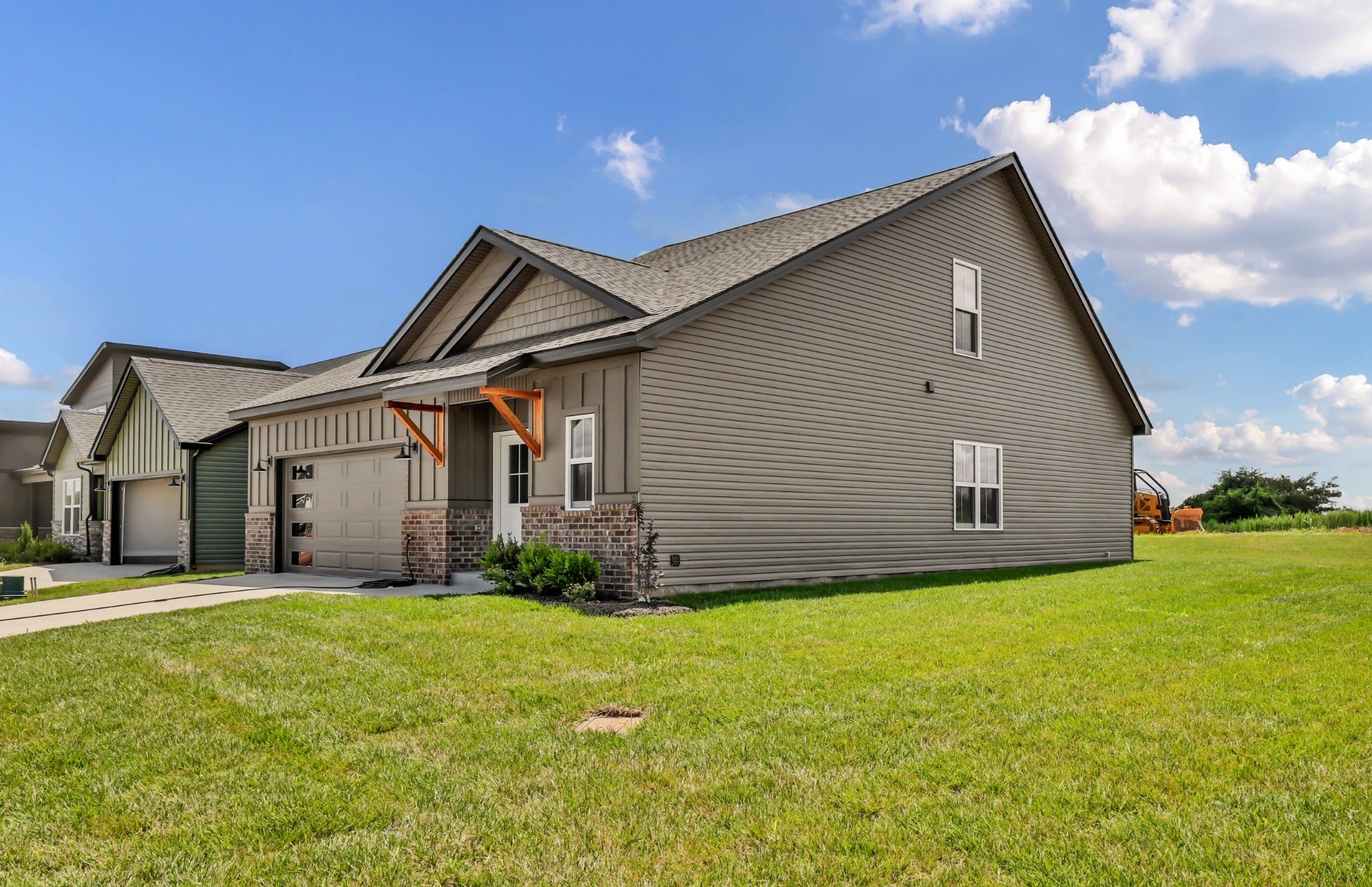 2709 Brewster Dr