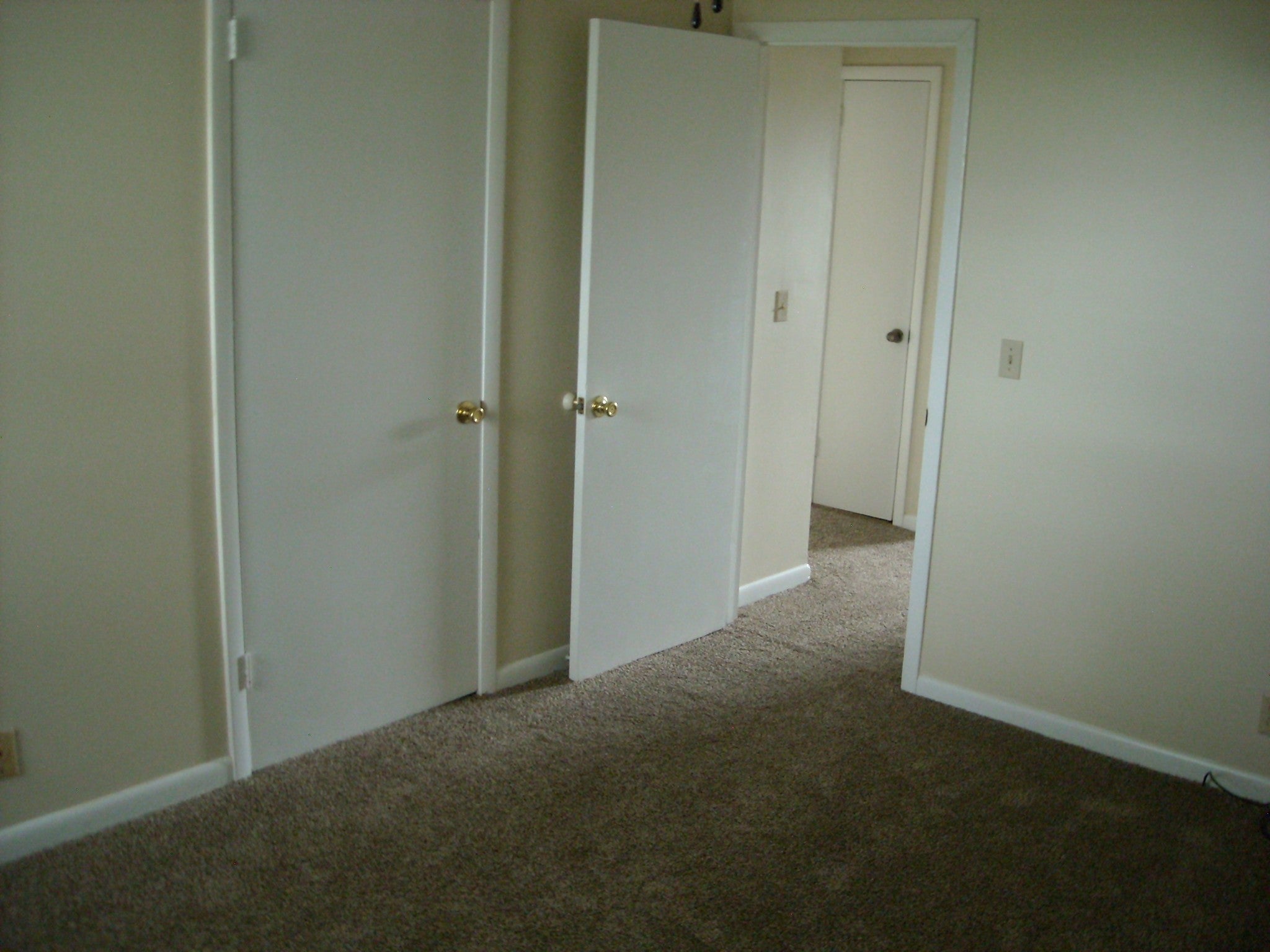 1507 Meadow Bend Dr, Madison TN 37115 2-bed home, photo 4 of 11