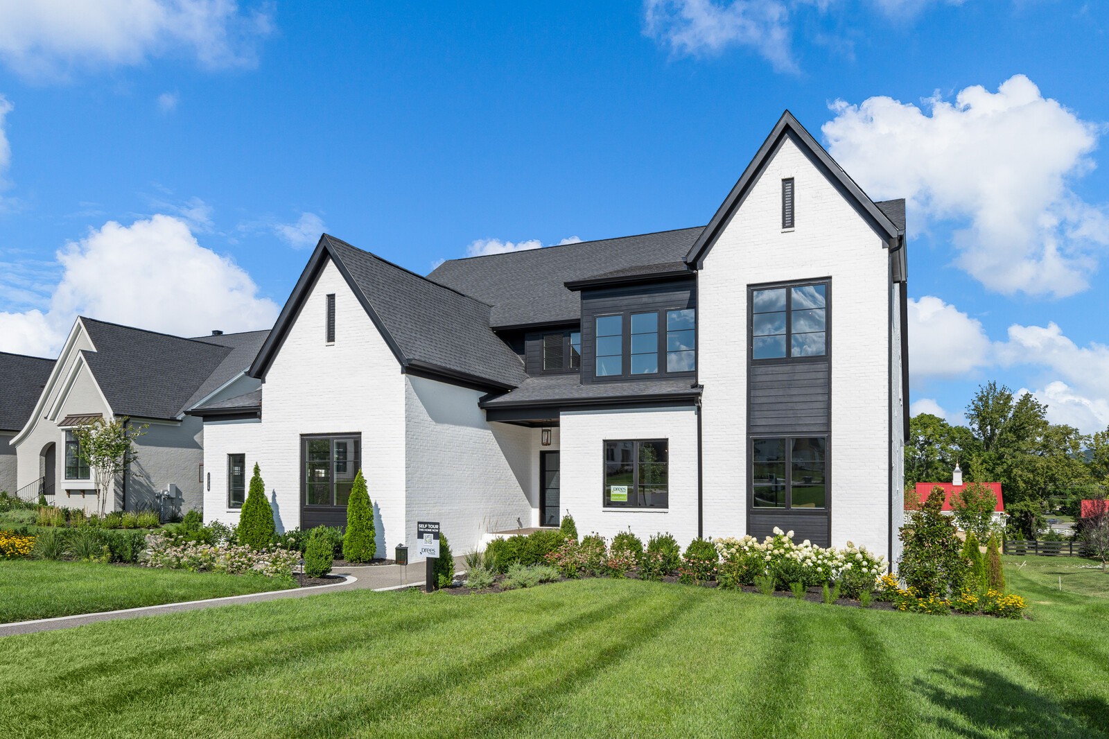 1556 White Barn