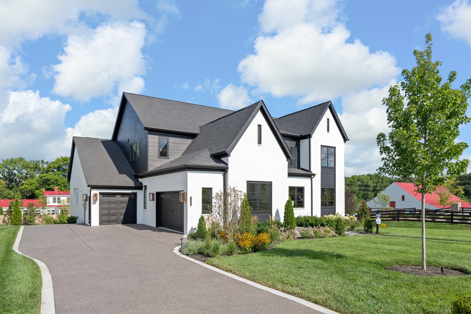 1556 White Barn