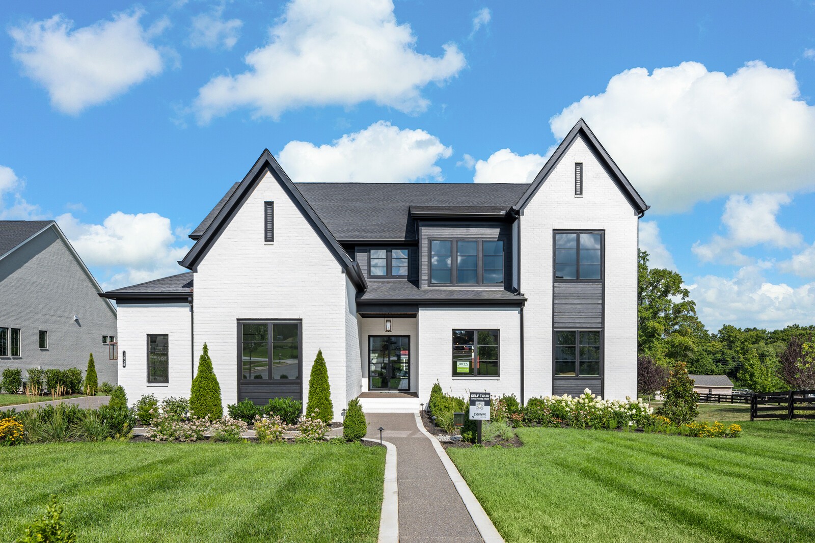 1556 White Barn