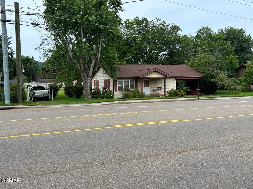 3306 Teaster Lane