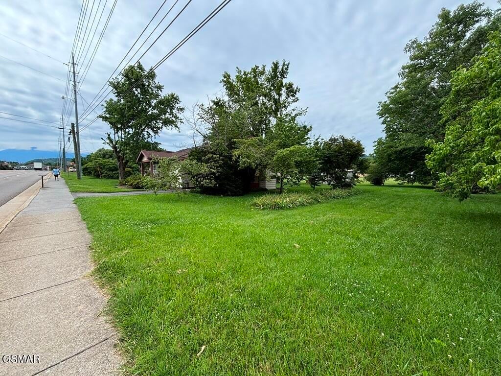 3306 Teaster Lane