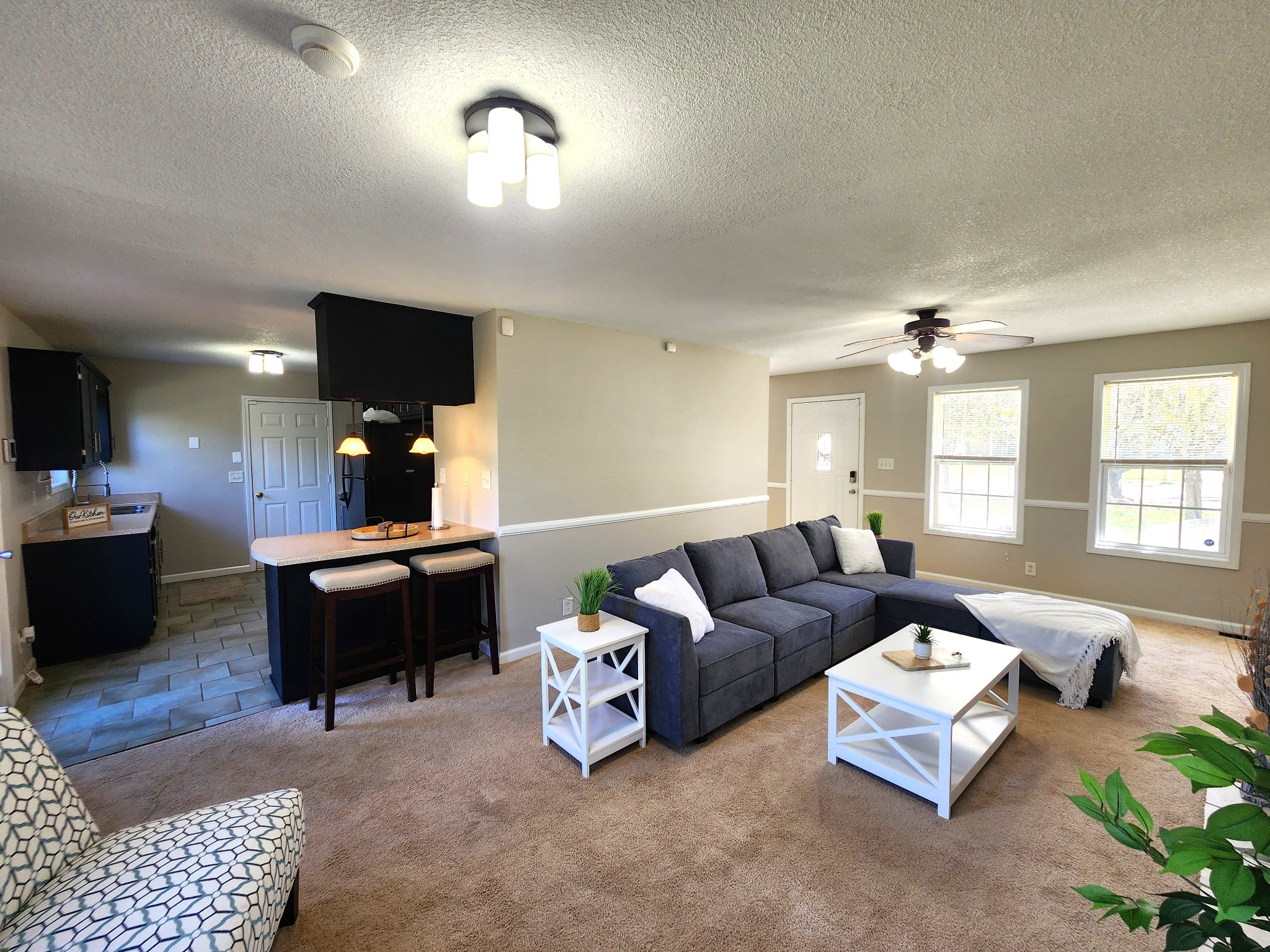 Clarksville, Tennessee 37042, United States, 3 Bedrooms Bedrooms, ,3 BathroomsBathrooms,Residential,Pending,50372