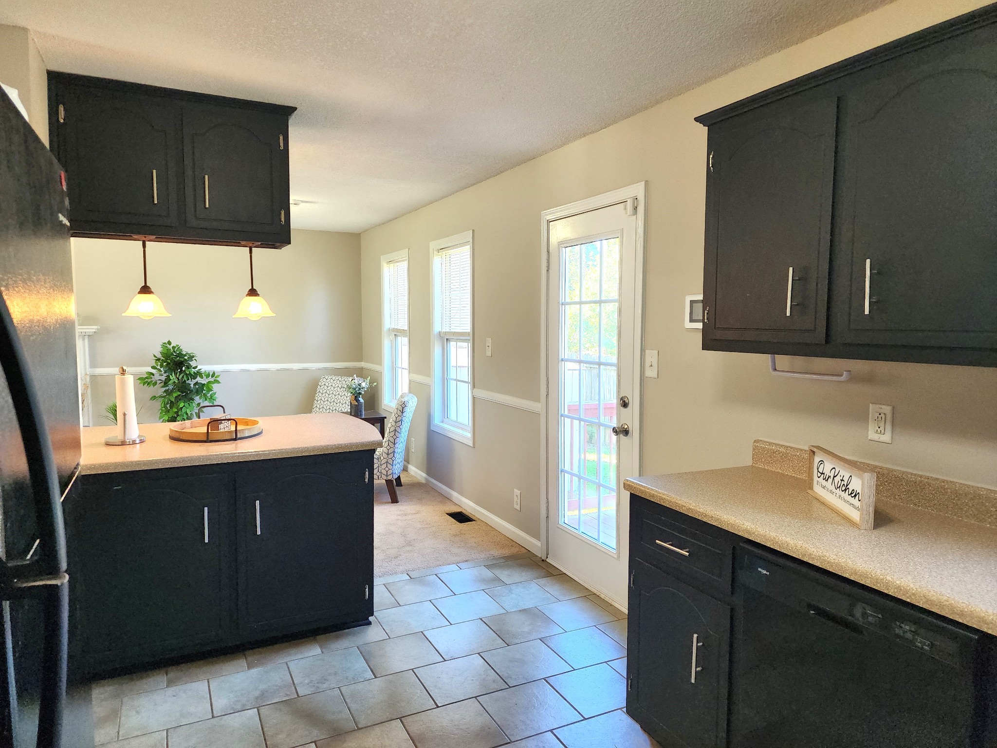 Clarksville, Tennessee 37042, United States, 3 Bedrooms Bedrooms, ,3 BathroomsBathrooms,Residential,Pending,50372