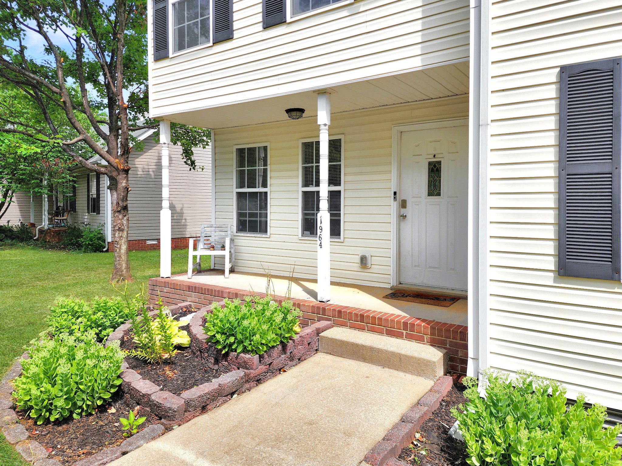 Clarksville, Tennessee 37042, United States, 3 Bedrooms Bedrooms, ,3 BathroomsBathrooms,Residential,Pending,50372