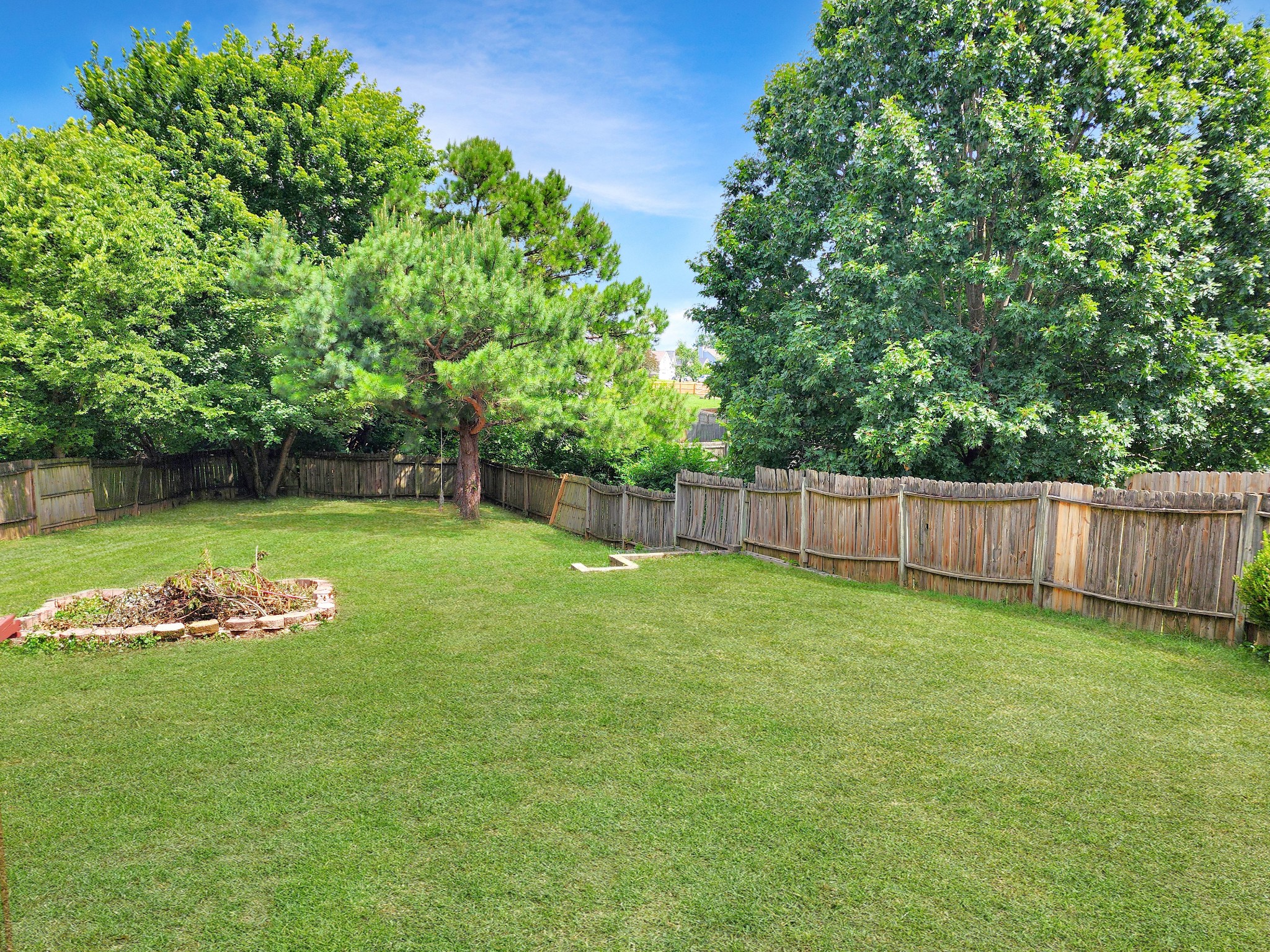 Clarksville, Tennessee 37042, United States, 3 Bedrooms Bedrooms, ,3 BathroomsBathrooms,Residential,Pending,50372