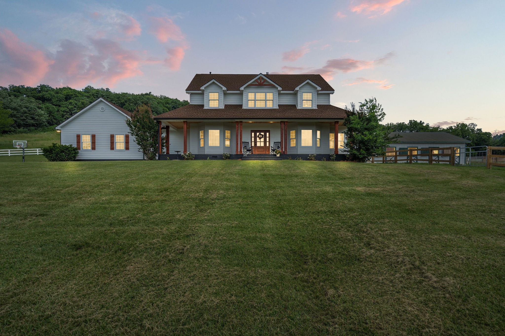 2131 Hwy 130 W