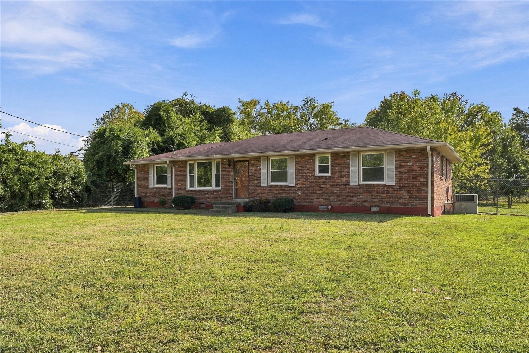 122 Maureen Dr