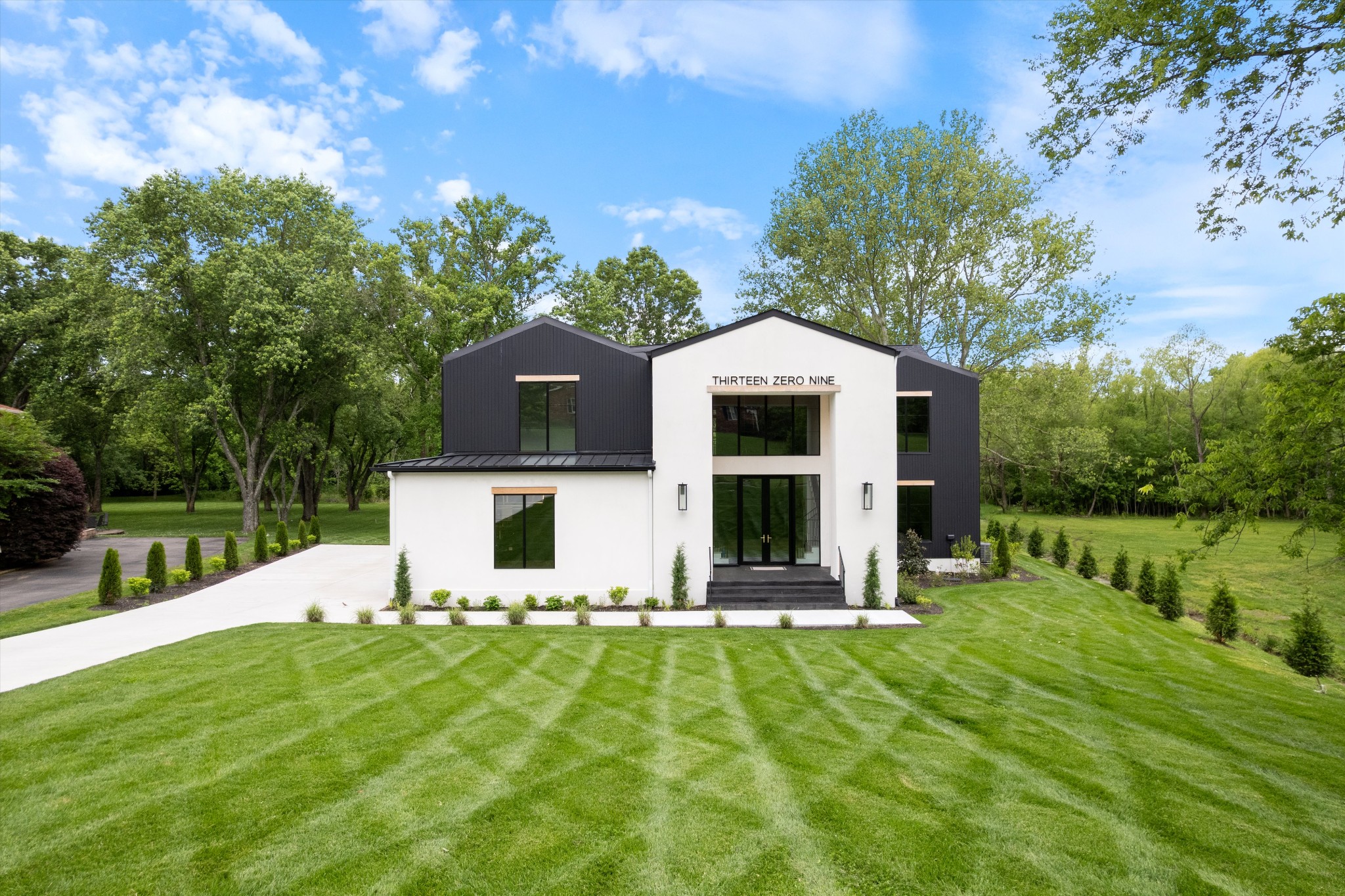1309 Twin Springs Dr
