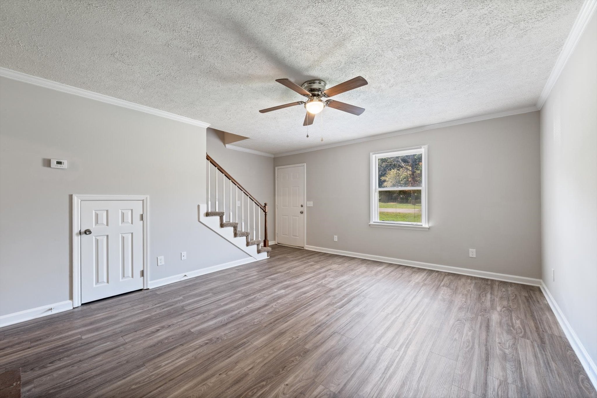 2556 Oak Hill Dr
