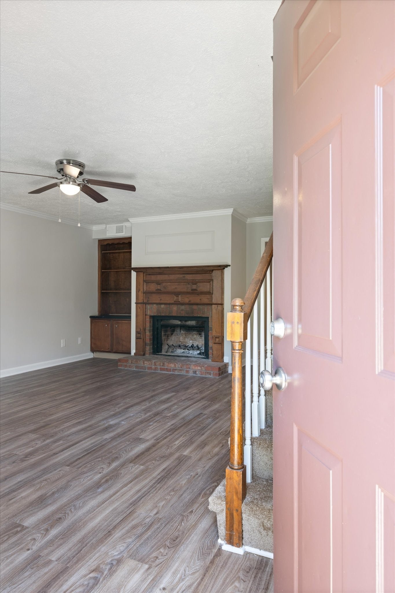 2556 Oak Hill Dr