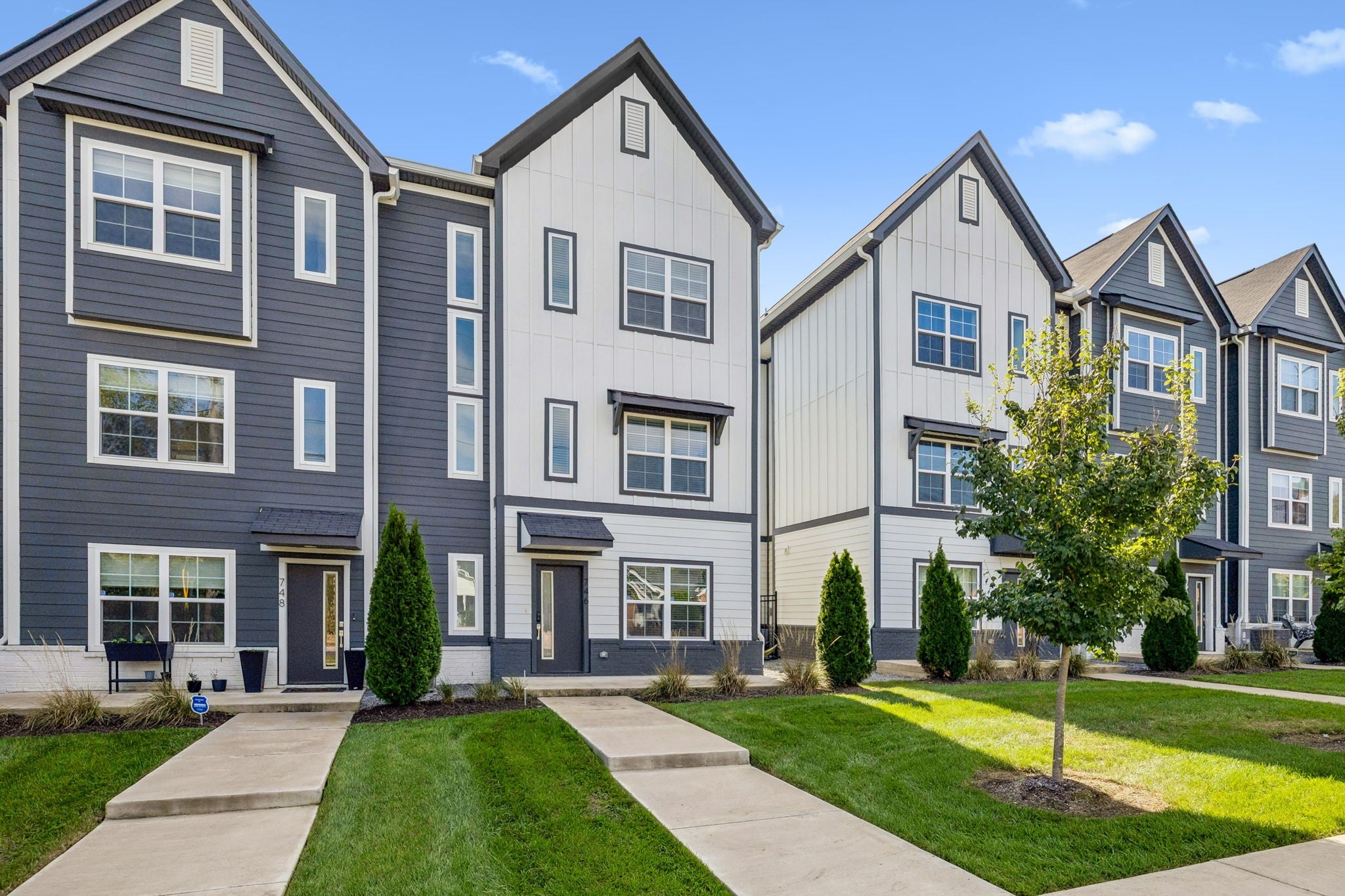 3-bed listing at 746 N Dupont Ave, Madison
