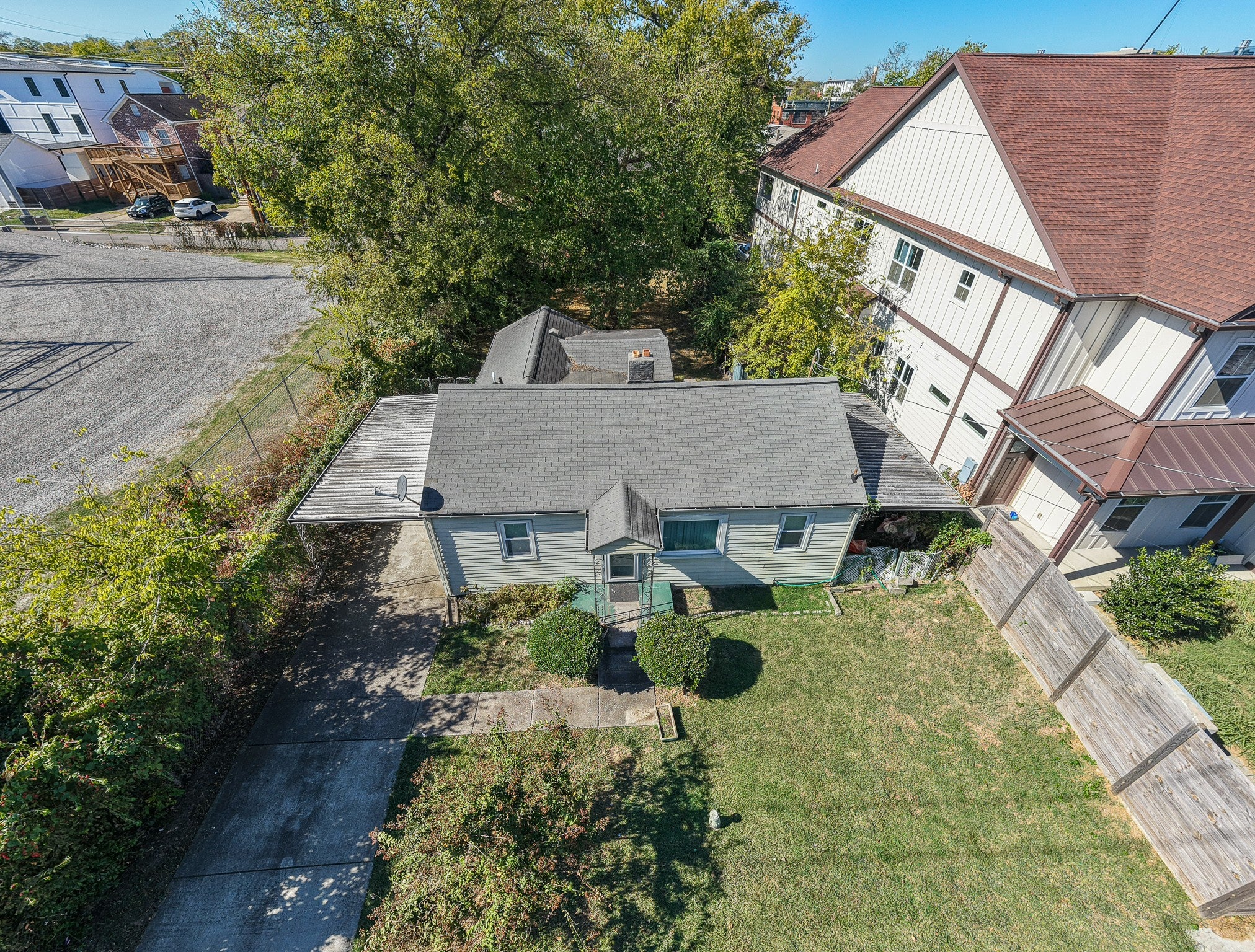 1221 14th Ave S