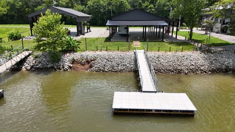 1434 S River Front Dr Clifton TN 38425