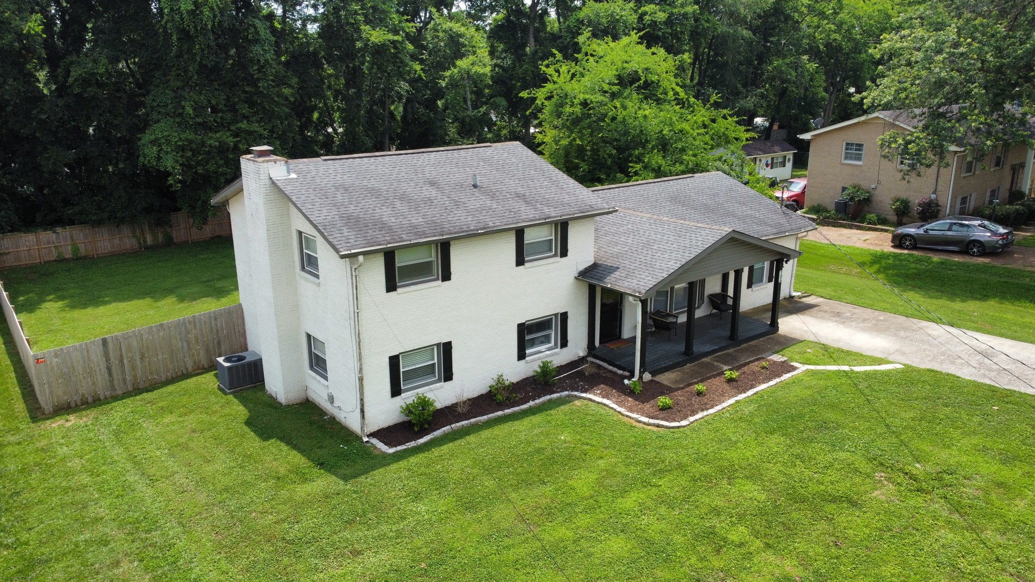 106 Colonial Dr